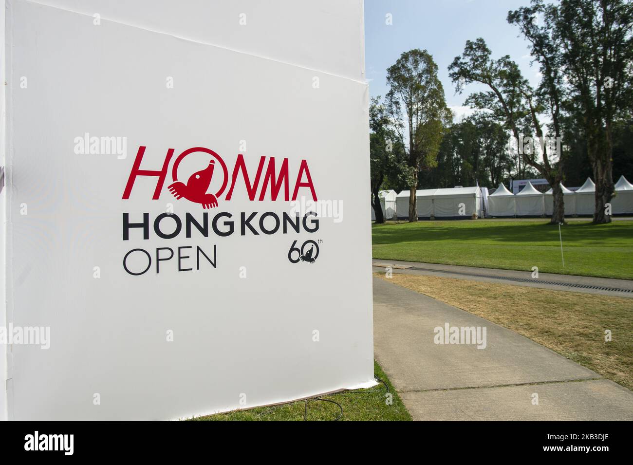 Eine allgemeine Ansicht mit einem Brett, das das Logo der Honma Hong Kong Open 2018 in Hongkong, China, zeigte. 22. November 2018. (Foto von Harry Wai/NurPhoto) Stockfoto