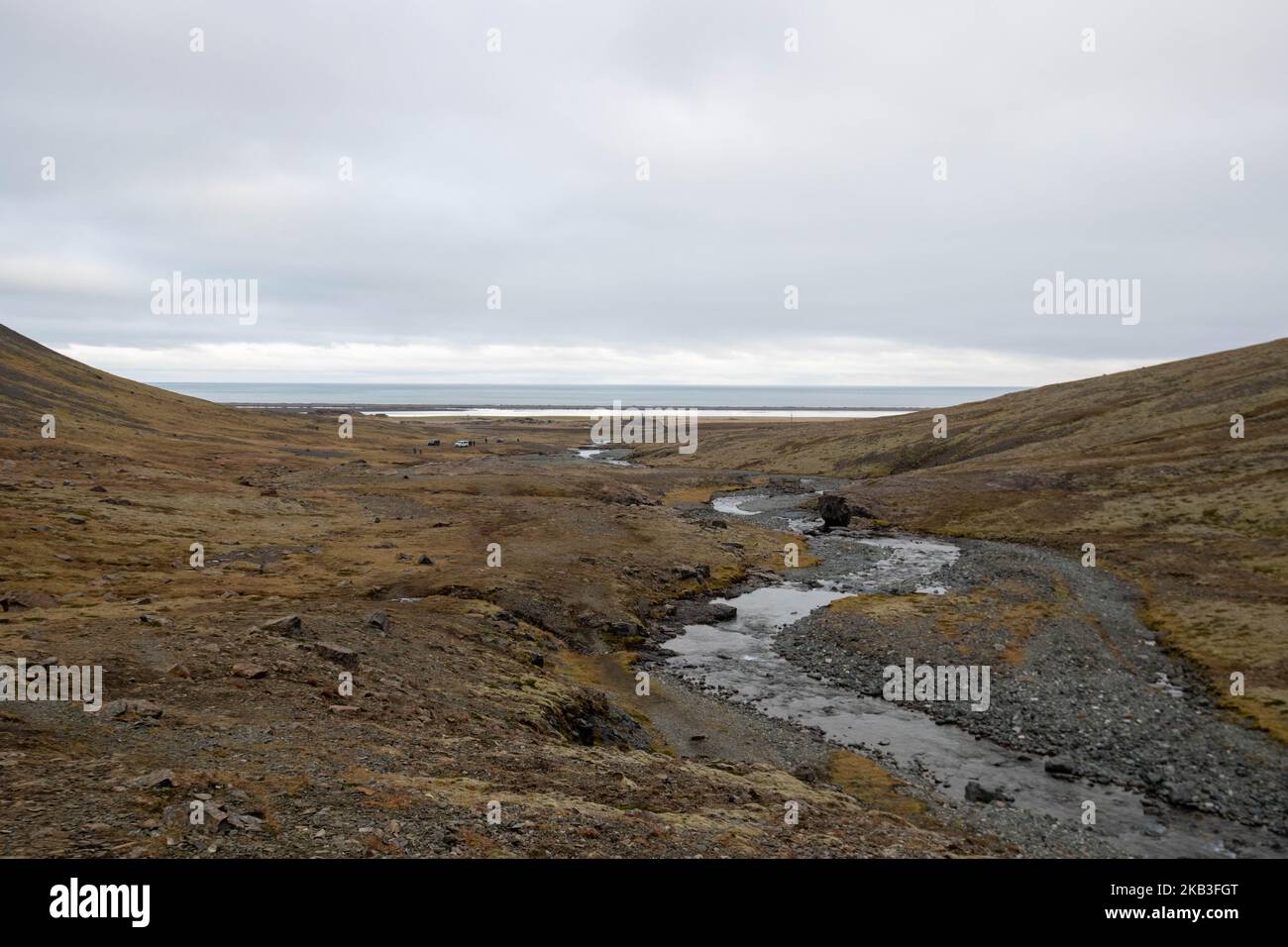 Blick in der Nähe von Skutafoss, Island, Blick zurück zur Ringstraße, Route 1. Stockfoto