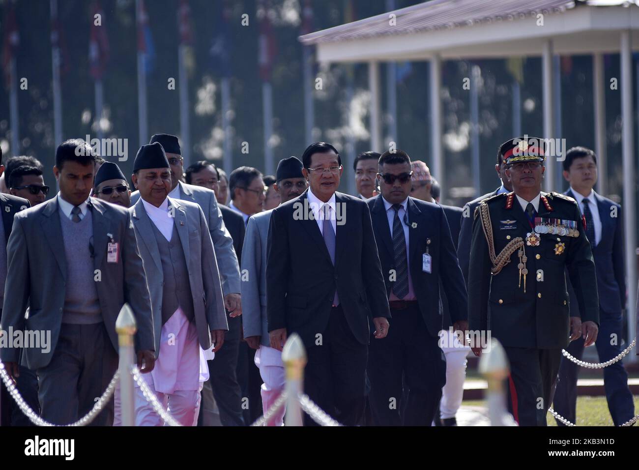 Der Premierminister von Kambodscha, Hun Sen, kommt am Donnerstag, dem 29. November 2018, zur Teilnahme am Asien-Pazifik-Gipfel 2018 in Kathmandu, Nepal. Der Asien-Pazifik-Gipfel 2018 findet vom 30. November bis zum 3. Dezember 2018 statt. (Foto von Narayan Maharjan/NurPhoto) Stockfoto