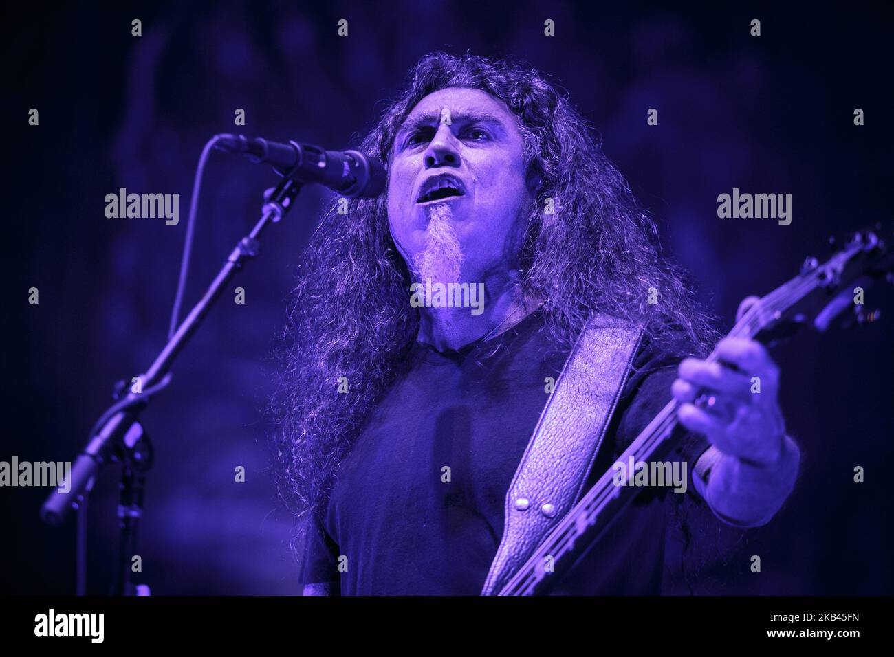 Tom Araya von der amerikanischen Trash Metal Band Slayer tritt am 20. November 2018 live im Mediolanum Forum in Assago, Mailand, Italien, auf. (Foto von Roberto Finizio/NurPhoto) Stockfoto