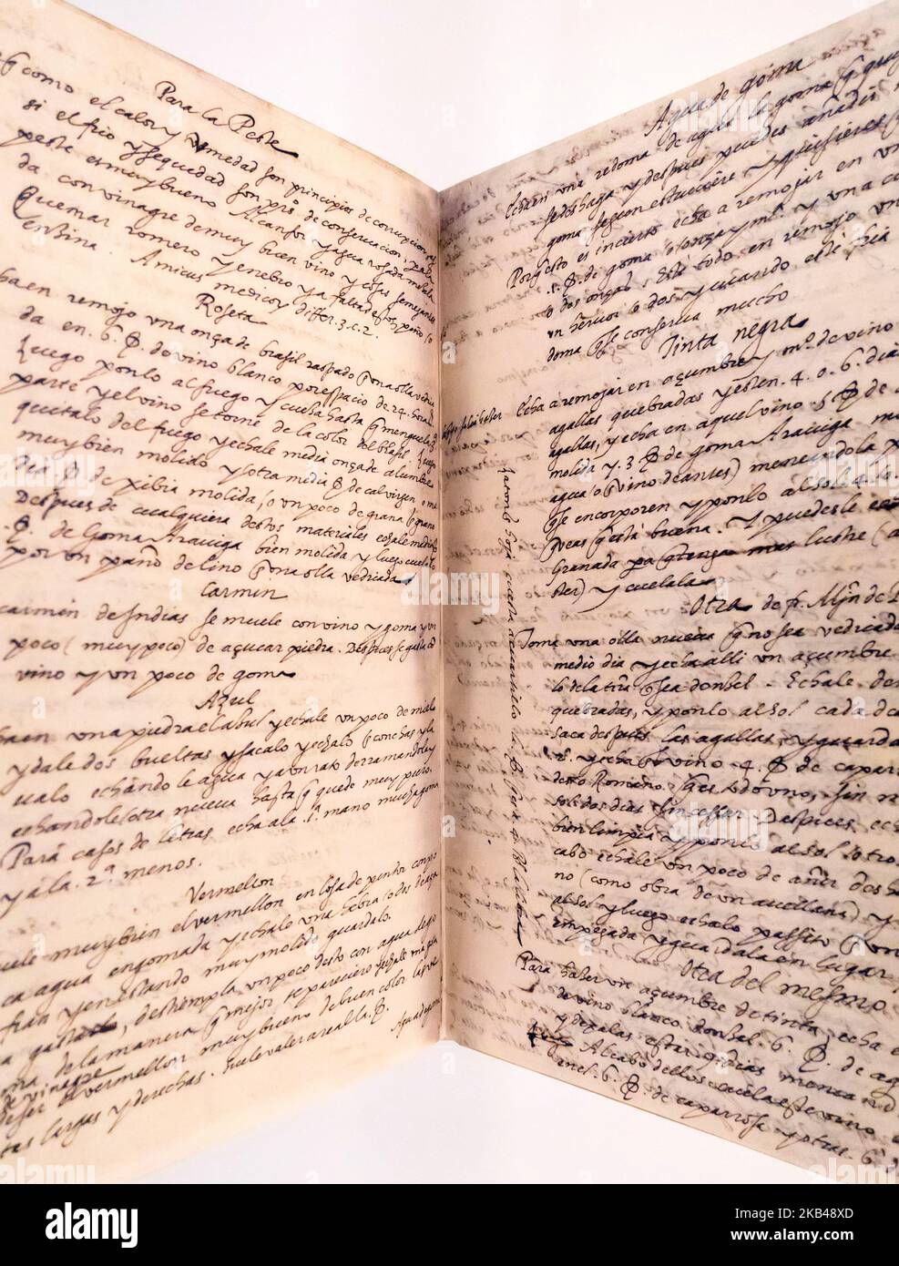 Altes Manuskript in spanischer Sprache geöffnet Stockfoto