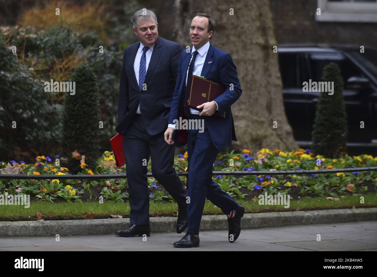 Der britische Gesundheitsminister Matt Hancock (R) trifft am 15. Januar 2019 zur wöchentlichen Kabinettssitzung in der Downing Street 10 in London ein. Das Parlament wird heute endlich darüber abstimmen, ob es das Abkommen zwischen der Regierung von Premierministerin Theresa May und der Europäischen Union unterstützen oder dagegen stimmen soll. (Foto von Alberto Pezzali/NurPhoto) Stockfoto