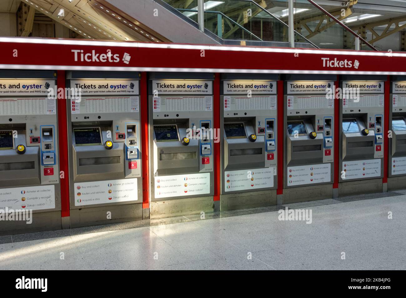 Automaten für Selbstbedienungskarten am Bahnhof Liverpool Street in London, England, Großbritannien und Großbritannien Stockfoto