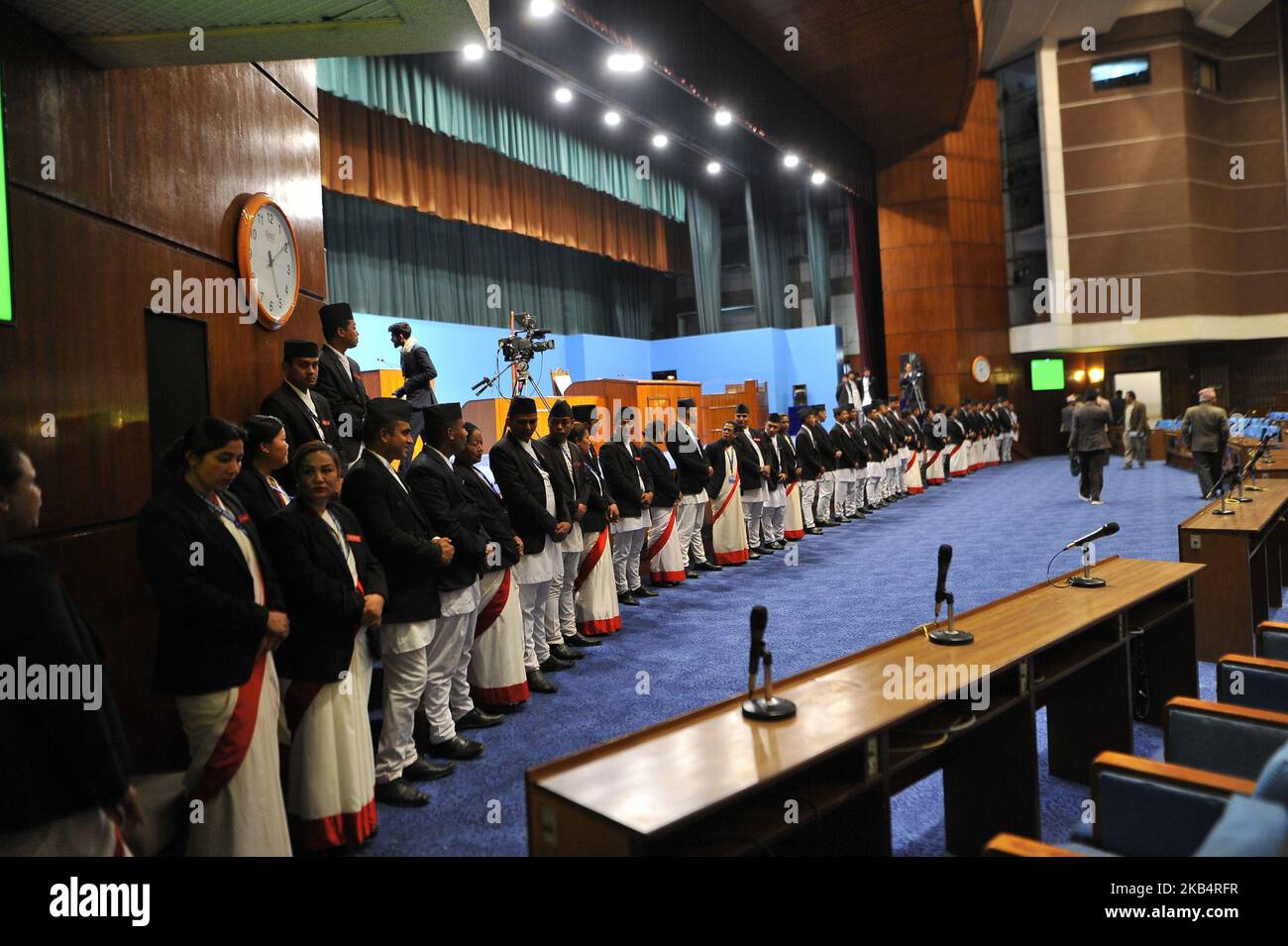 Marschall breitete sich im Repräsentantenhaus (Hor) aus, als die Oppositionspartei Nepali Congress (NC) am Dienstag, dem 22. Januar 2019, das Treffen in Kathmandu, Nepal, behindert hat. Der nepalesische Kongress beschuldigt die Regierung, die Krankenhäuser aufzulösen, die im Namen der ehemaligen Premierminister Girija Prasad Koirala und Sushil Koirala eröffnet wurden. (Foto von Narayan Maharjan/NurPhoto) Stockfoto