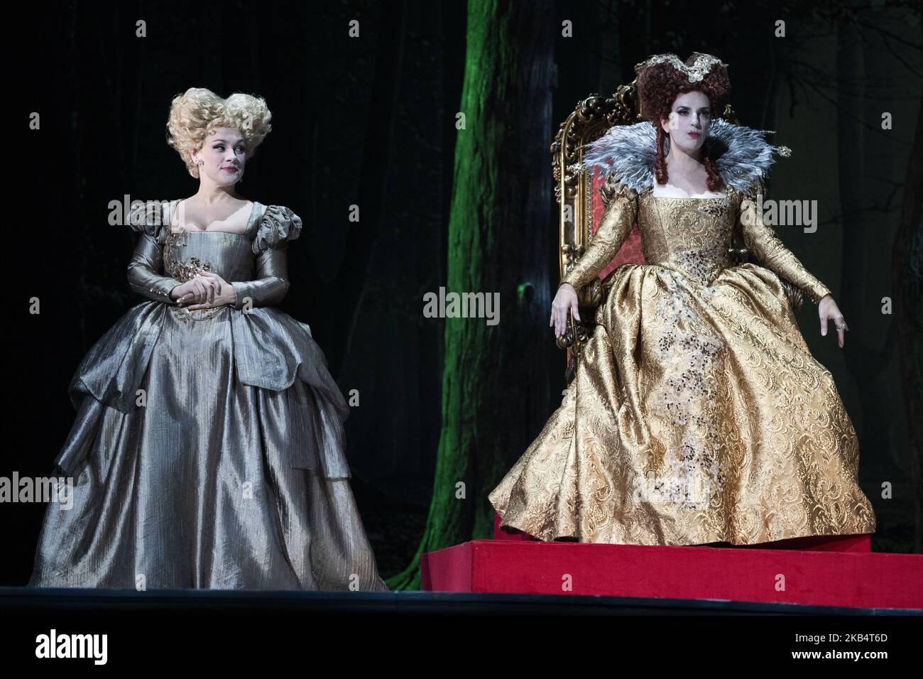 Schauspieler während der Aufführung der Oper DER SCHLAF EINER SOMMERNACHT (el sueno de una noche de verano) im Teatro de la Zarzuela in Madrid. 23. Januar 2019 (Foto von Oscar Gonzalez/NurPhoto) Stockfoto