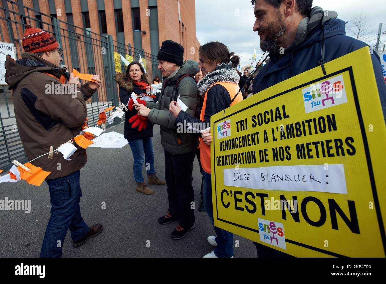 Mehrere Lehrergewerkschaften und zwei Studentengewerkschaften (UNL, FIDL) riefen zu einem Streiktag gegen den Bildungsminister J.-M. auf Blanquer Reformen für das Abitur und gegen Parcousup. Sie fordern auch bessere Löhne und mehr Lehrer, da Blanquer gesagt hat, dass 2600 Lehrerjobs verschwinden werden, selbst wenn es 2022 mehr als jetzt 40 000 Gymnasiasten geben wird. Toulouse. Frankreich. Januar 24. 2019 (Foto von Alain Pitton/NurPhoto) Stockfoto