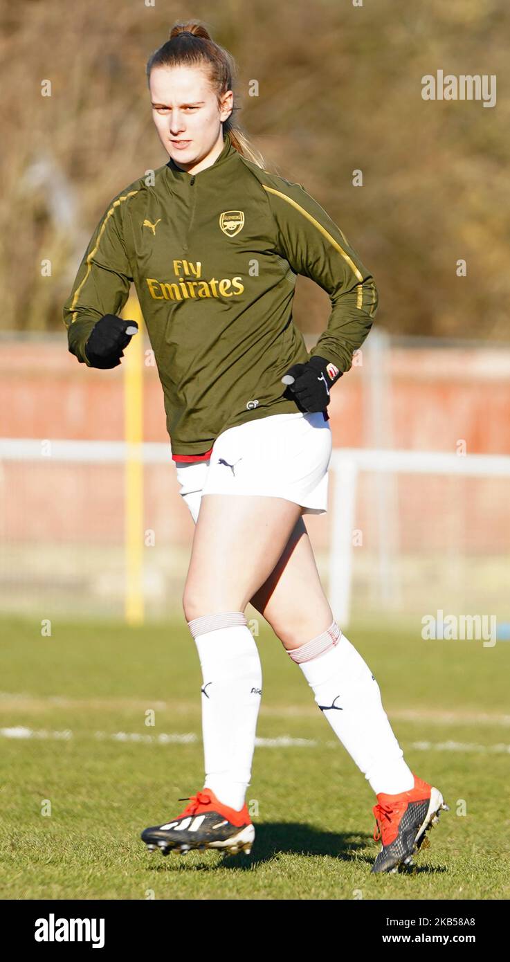 Hannah Dawbarn erwärmt sich während des Fußballspiels des SSE Women's FA Cup zwischen Crawley Wesps Ladies und Arsenal Women beim FC Oakwood am 3. Januar 2019 in Crawley, England. (Foto von Action Foto Sport/NurPhoto) Stockfoto