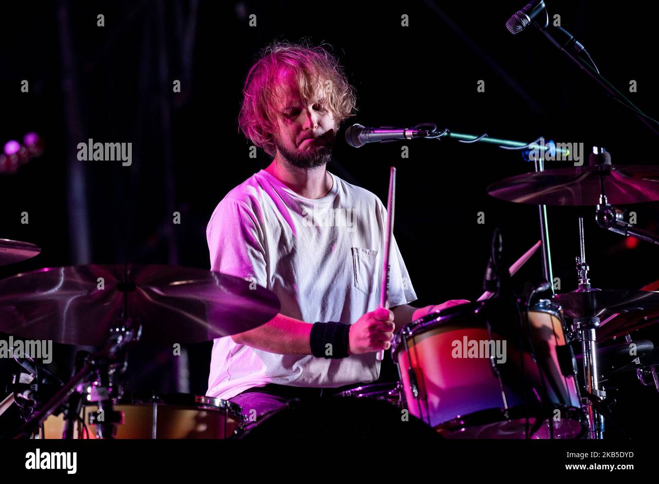 Marco Primavera von der italienischen Popband Thegiornalisti tritt während der Love Tour 2019 im Circo Massimo am 07. September 2019 in Rom, Italien, live auf der Bühne auf. (Foto von Giuseppe Maffia/NurPhoto) Stockfoto