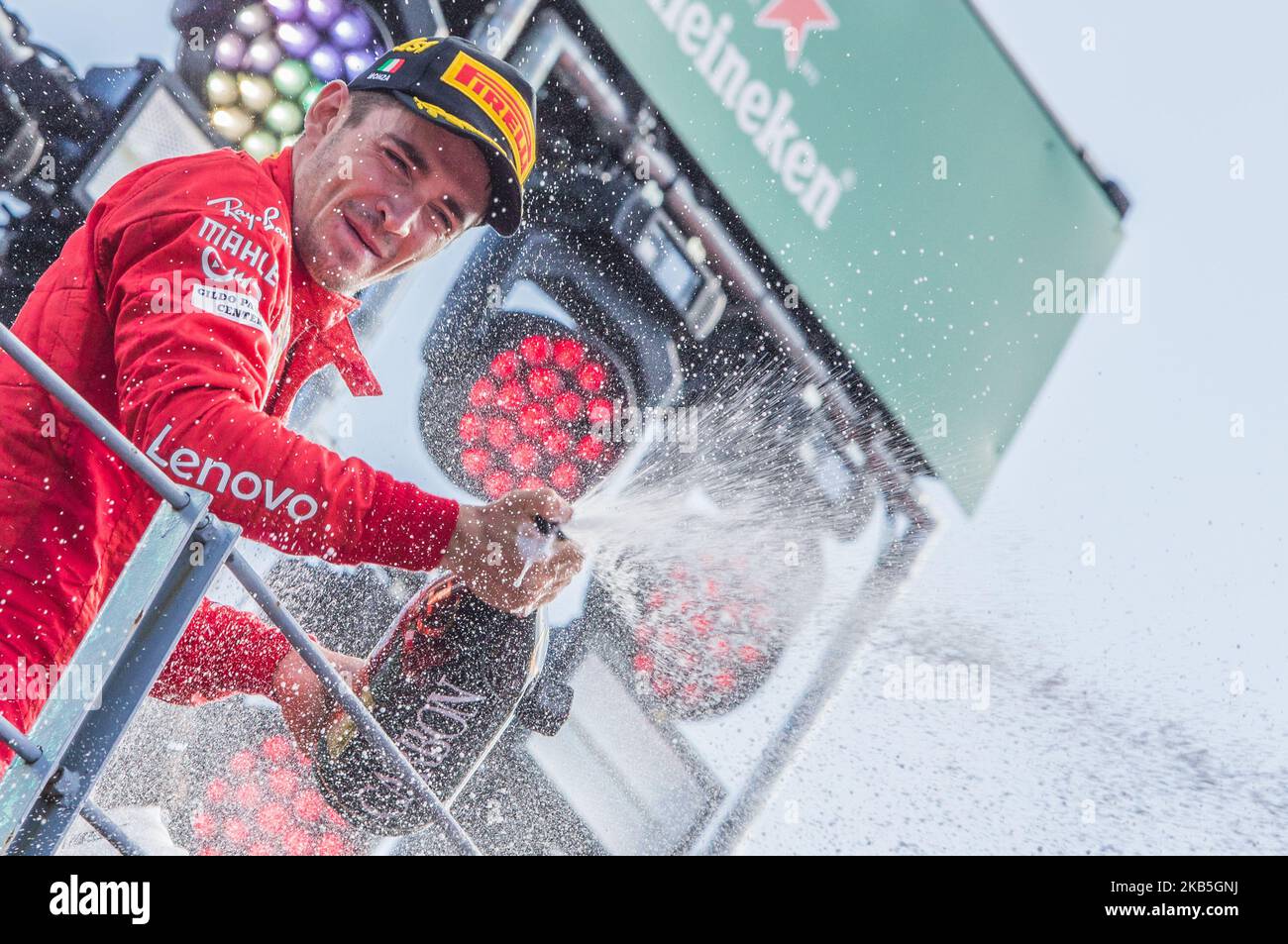 Charles Leclerc aus Monaco feiert am 08. September 2019 in Monza, Italien, seinen Podiumssieg beim Formel 1 Gran Premio Heineken Italien. (Foto von Robert Szaniszlo/NurPhoto) Stockfoto