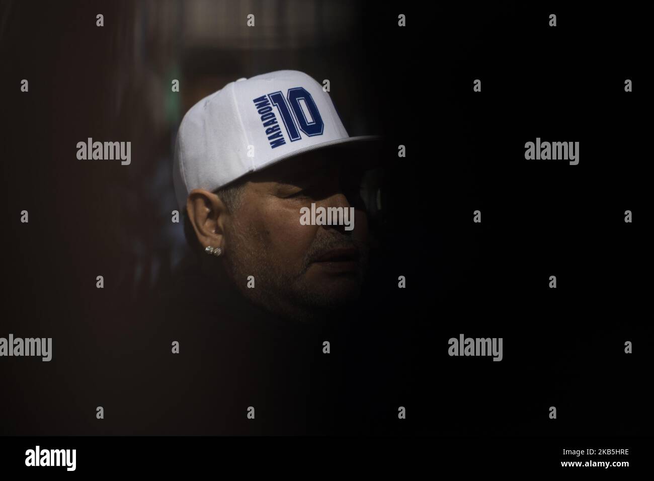 Diego Armando Maradona nimmt am 8. September 2019 seine erste Trainingseinheit als Cheftrainer von Gimnasia y Esgrima de la Plata im Estadio Juan Carmelo Zerillo in La Plata, Argentinien, ab. (Foto von Matías Baglietto/NurPhoto (Foto von Matías Baglietto/NurPhoto) Stockfoto