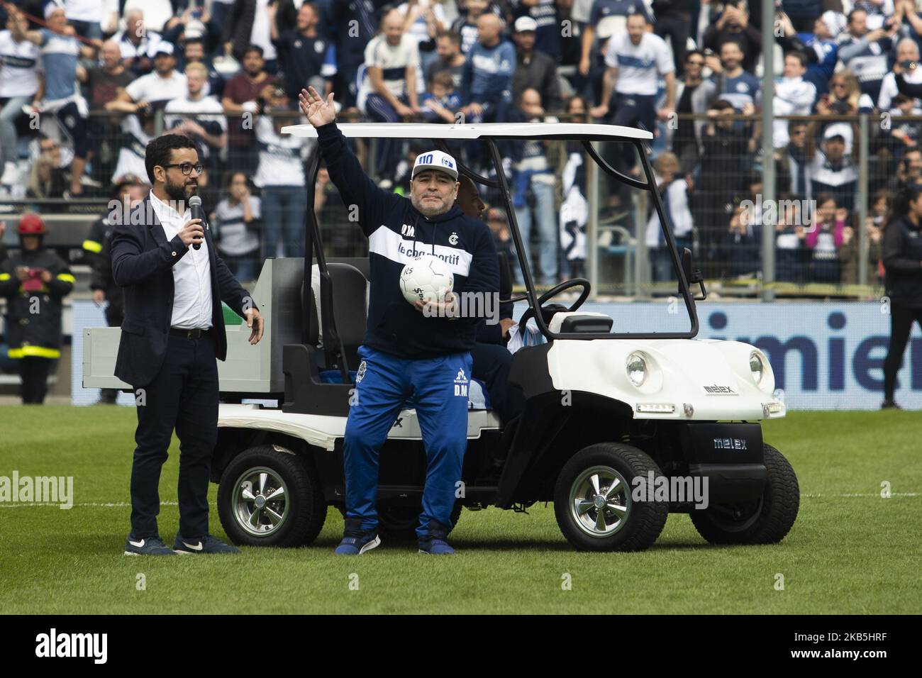 Diego Armando Maradona nimmt am 8. September 2019 seine erste Trainingseinheit als Cheftrainer von Gimnasia y Esgrima de la Plata im Estadio Juan Carmelo Zerillo in La Plata, Argentinien, ab. (Foto von MatÃ­as Baglietto/NurPhoto (Foto von MatÃ­as Baglietto/NurPhoto) Stockfoto