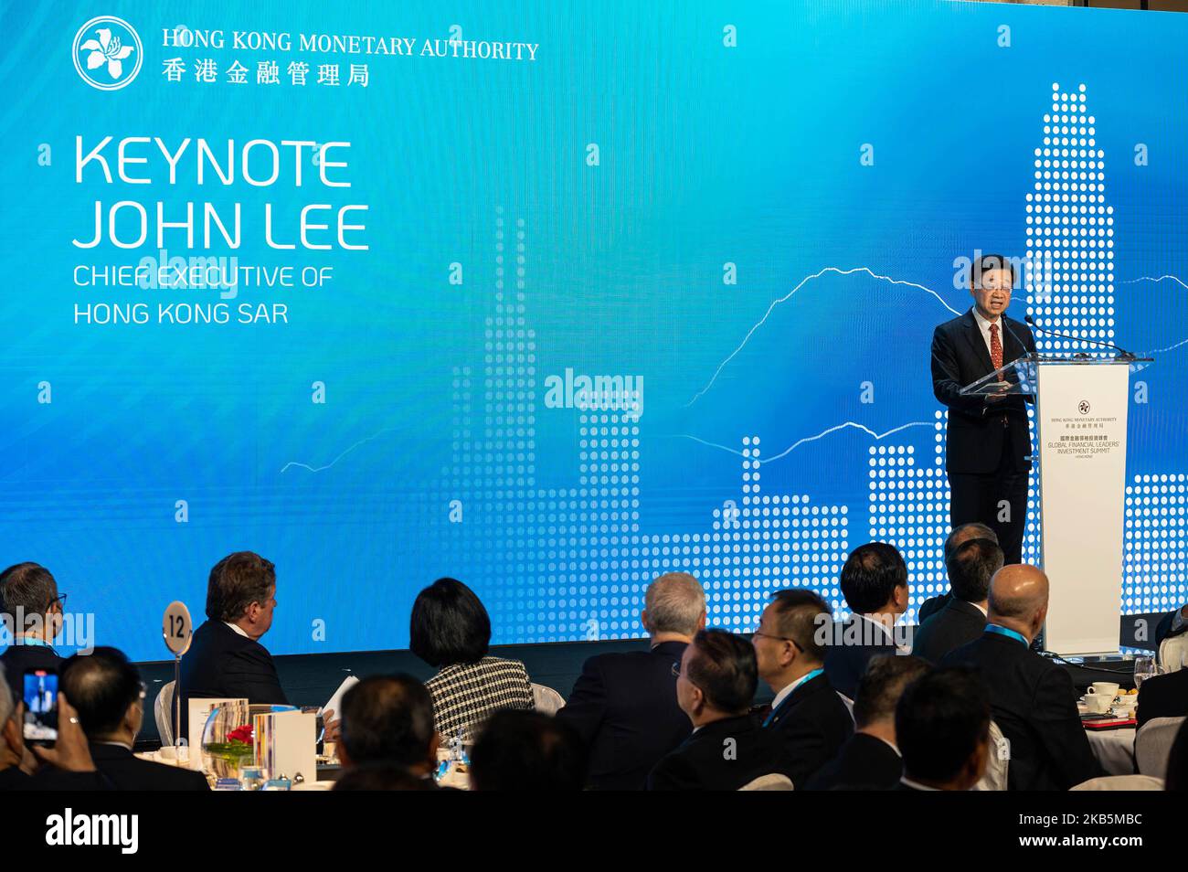 Hongkong, China. 02.. November 2022. John Lee Ka-chiu, Chief Executive von Hongkong, spricht während des Global Financial Leaders Investment Summit in Hongkong. (Foto von Sebastian Ng/SOPA Images/Sipa USA) Quelle: SIPA USA/Alamy Live News Stockfoto