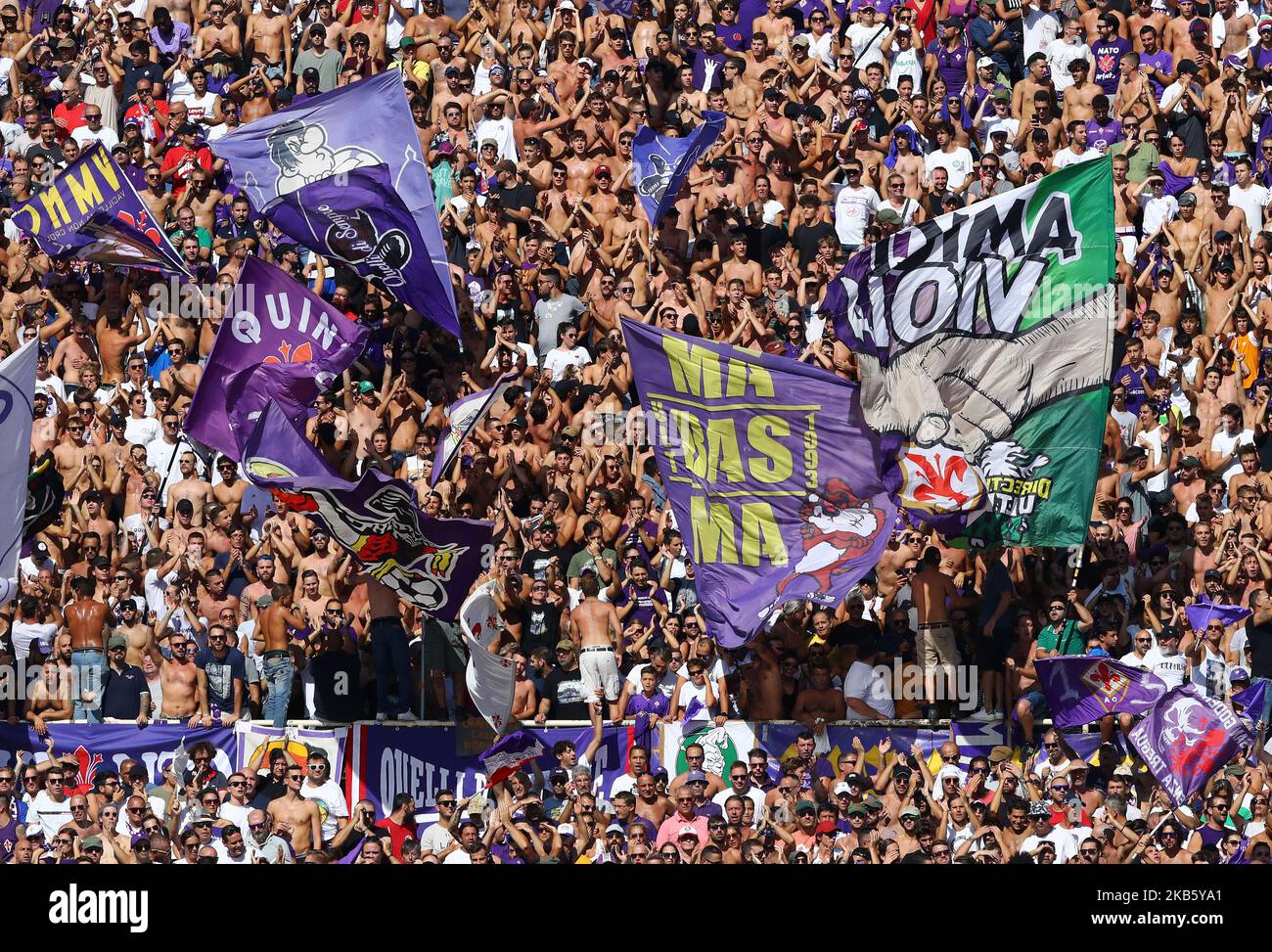 Fiorentina-Fans während des Serie-A-Spiels Fiorentina gegen Juventus im Artemio Franchi-Stadion in Florenz, Italien am 14. September 2019 (Foto: Matteo Ciambelli/NurPhoto) Stockfoto