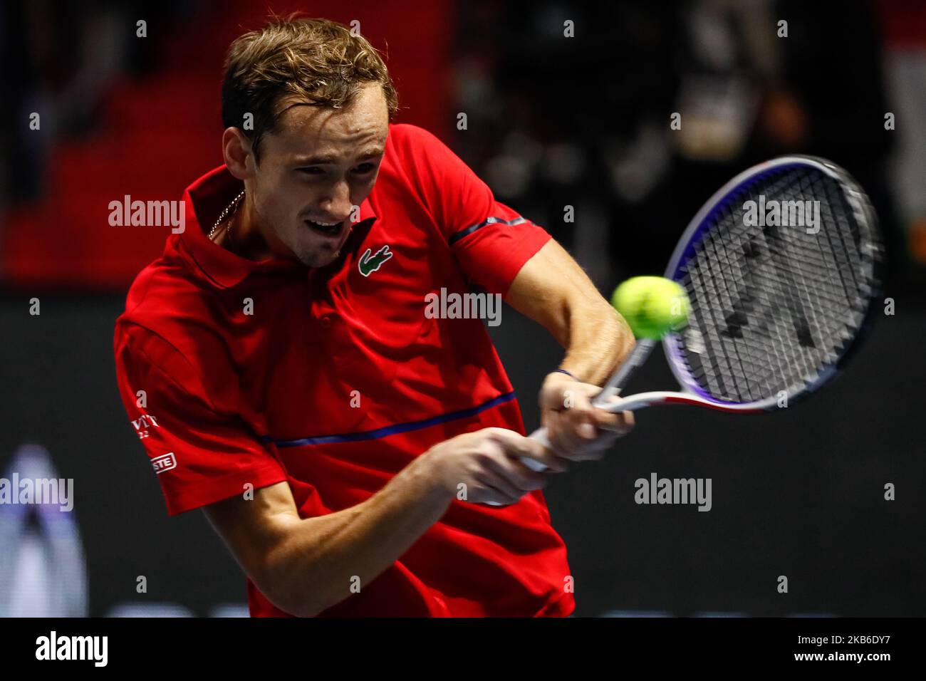 Daniil Medwedew aus Russland gibt den Ball an Andrey Rublev aus Russland während ihres ATP St. Petersburg Open 2019 Viertelfinalmatches am 21. September 2019 in Sankt Petersburg, Russland, zurück. (Foto von Mike Kireev/NurPhoto) Stockfoto