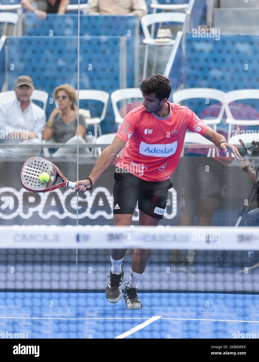 Alejandro Galan in Aktion während der World Padel Tour 2019, bei den Cascais Padel Masters in Estoril am 22. September 2019. (Foto von Paulo Nascimento/DPI/NurPhoto) Stockfoto