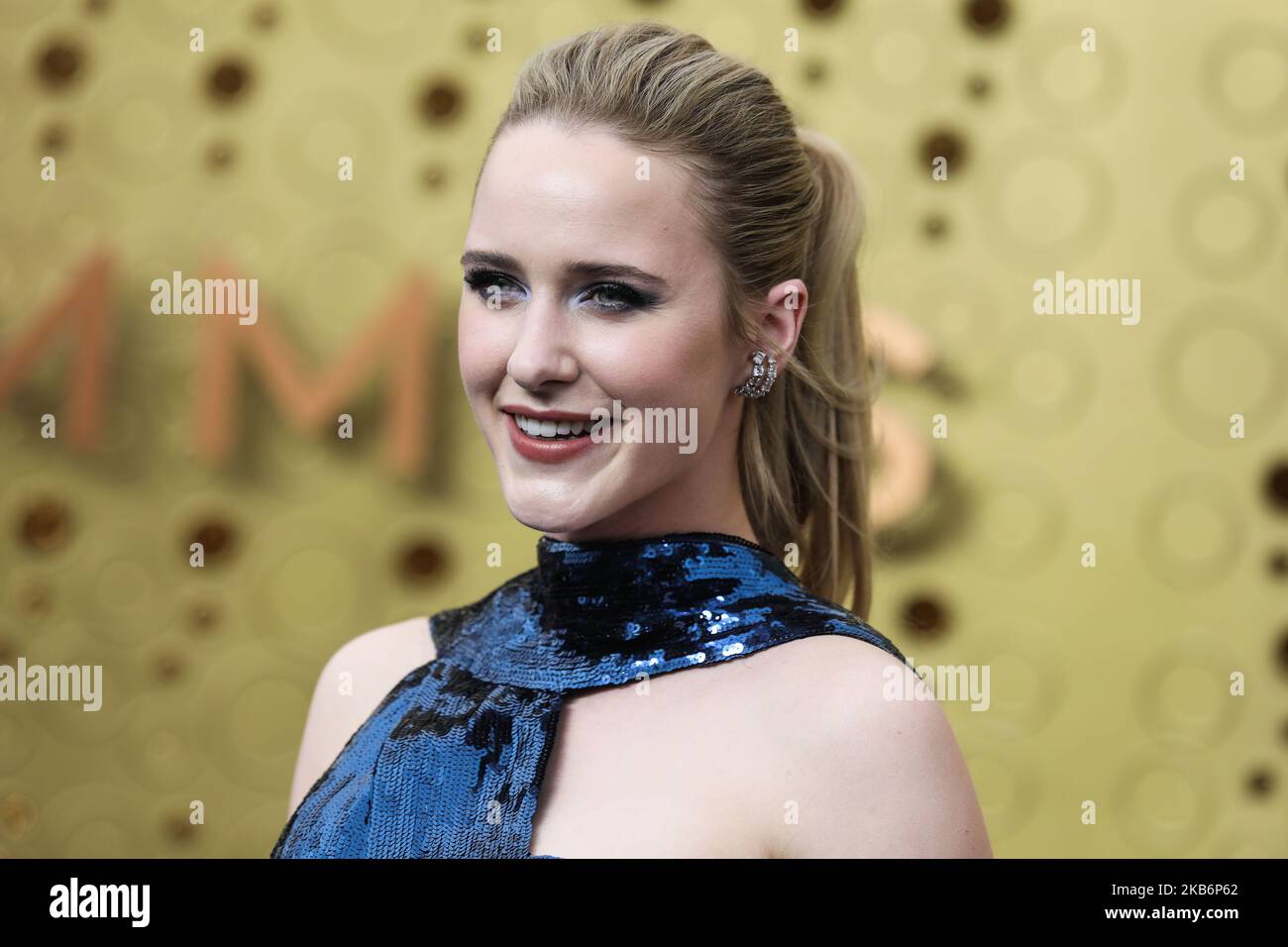 LOS ANGELES, KALIFORNIEN, USA - 22. SEPTEMBER: Rachel Brosnahan kommt bei den jährlichen Primetime Emmy Awards 71. an, die im Microsoft Theatre L.A. abgehalten werden Live am 22. September 2019 in Los Angeles, California, USA. (Foto von Xavier Collin/Image Press Agency/NurPhoto) Stockfoto