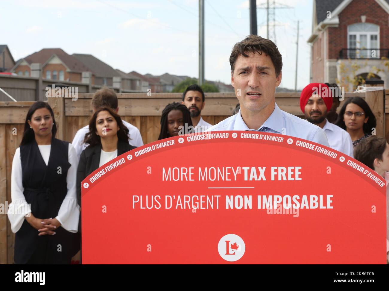 Justin Trudeau, Vorsitzender der Liberalen Partei Kanadas, hält am 22. September 2019 vor den Bundestagswahlen 2019 eine Rede auf einer Pressekonferenz in Brampton, Ontario, Kanada. Trudeau kündigte an, dass er bei einer Wiederwahl die Steuern für die Mittelschicht senken und den Kanadiern günstigere Handyrechnungen ermöglichen würde. (Foto von Creative Touch Imaging Ltd./NurPhoto) Stockfoto