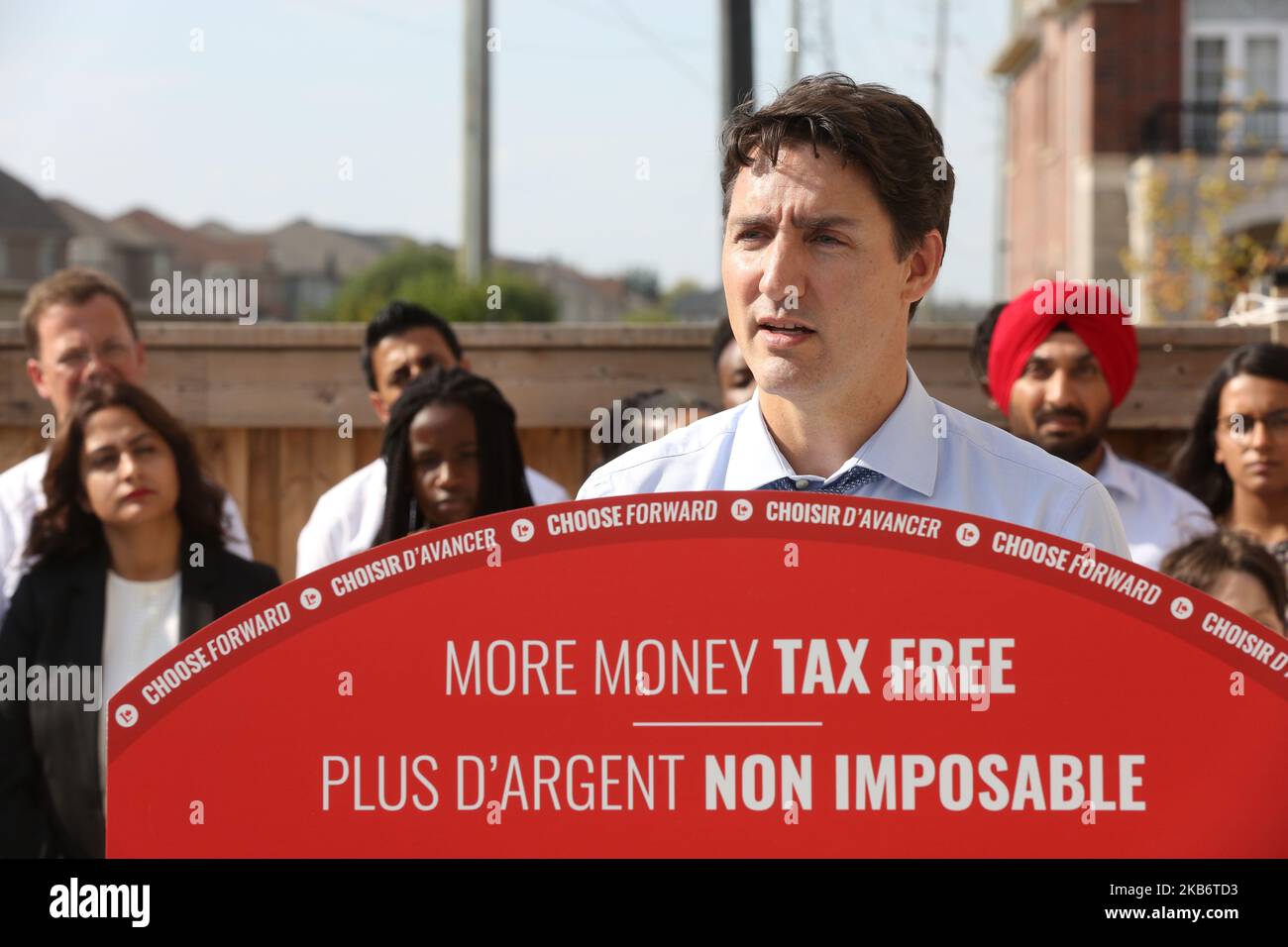 Justin Trudeau, Vorsitzender der Liberalen Partei Kanadas, hält am 22. September 2019 vor den Bundestagswahlen 2019 eine Rede auf einer Pressekonferenz in Brampton, Ontario, Kanada. Trudeau kündigte an, dass er bei einer Wiederwahl die Steuern für die Mittelschicht senken und den Kanadiern günstigere Handyrechnungen ermöglichen würde. (Foto von Creative Touch Imaging Ltd./NurPhoto) Stockfoto