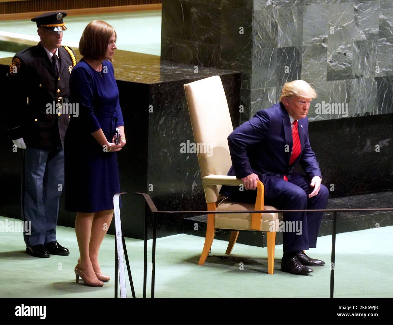 US-Präsident Donald Trump spricht vor den Vereinten Nationen (UN) zu den Medien Generalversammlung am 24. September 2019 in New York City. Die Staats- und Regierungschefs der Welt versammeln sich zur UN-Sitzung 74. unter einer Warnung von Generalsekretär Antonio Guterres in seiner gestrigen Rede vor dem drohenden Risiko einer weltweiten Spaltung zwischen den beiden größten Volkswirtschaften - den USA und China. (Foto von Selcuk Acar/NurPhoto) Stockfoto