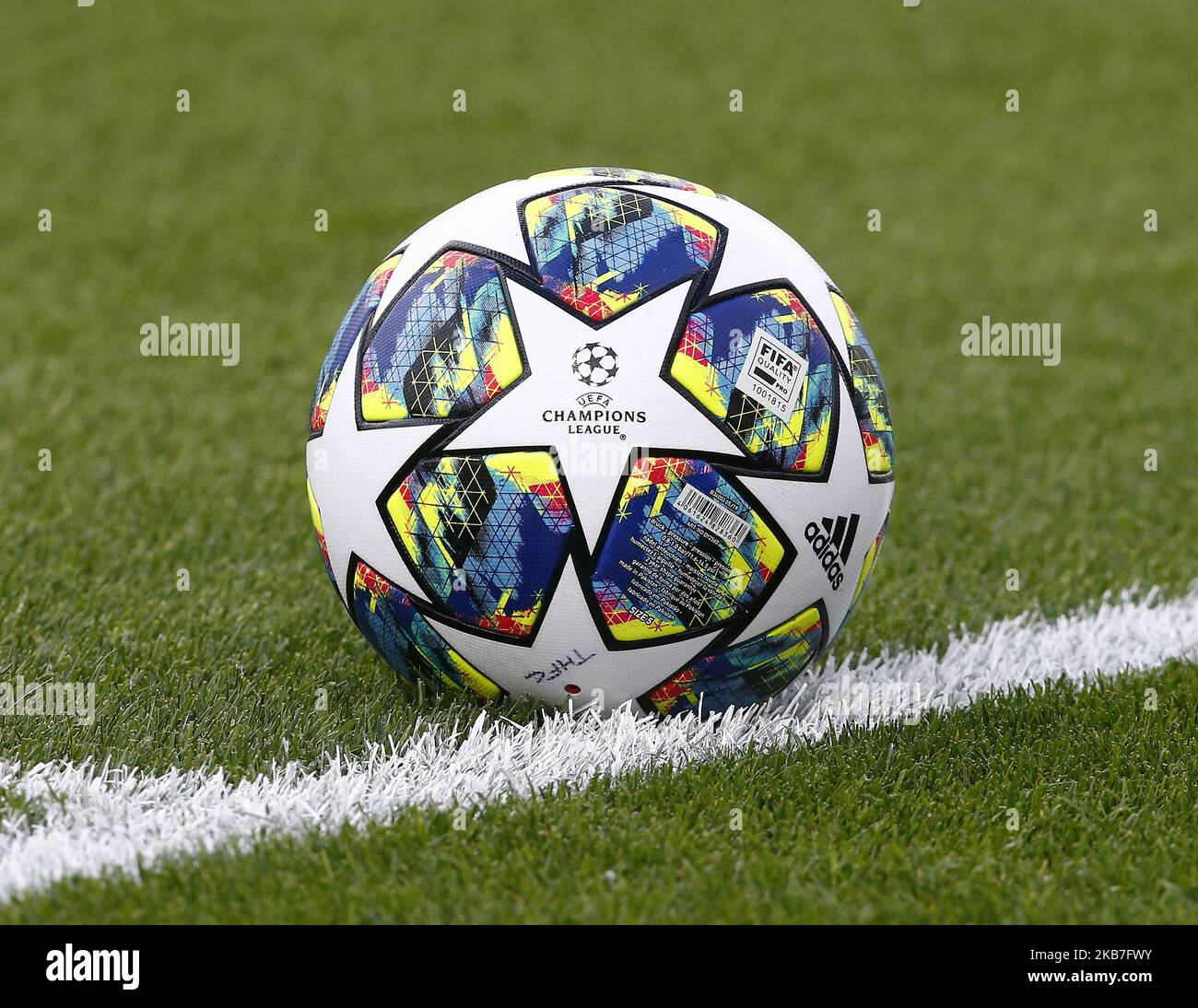 Matchball während der UAFA Youth League zwischen Tottenham Hotspur und Bayern München auf dem Hotspur Way, Enfield am 01. Oktober 2019 in Enfield, England. (Foto von Action Foto Sport/NurPhoto) Stockfoto