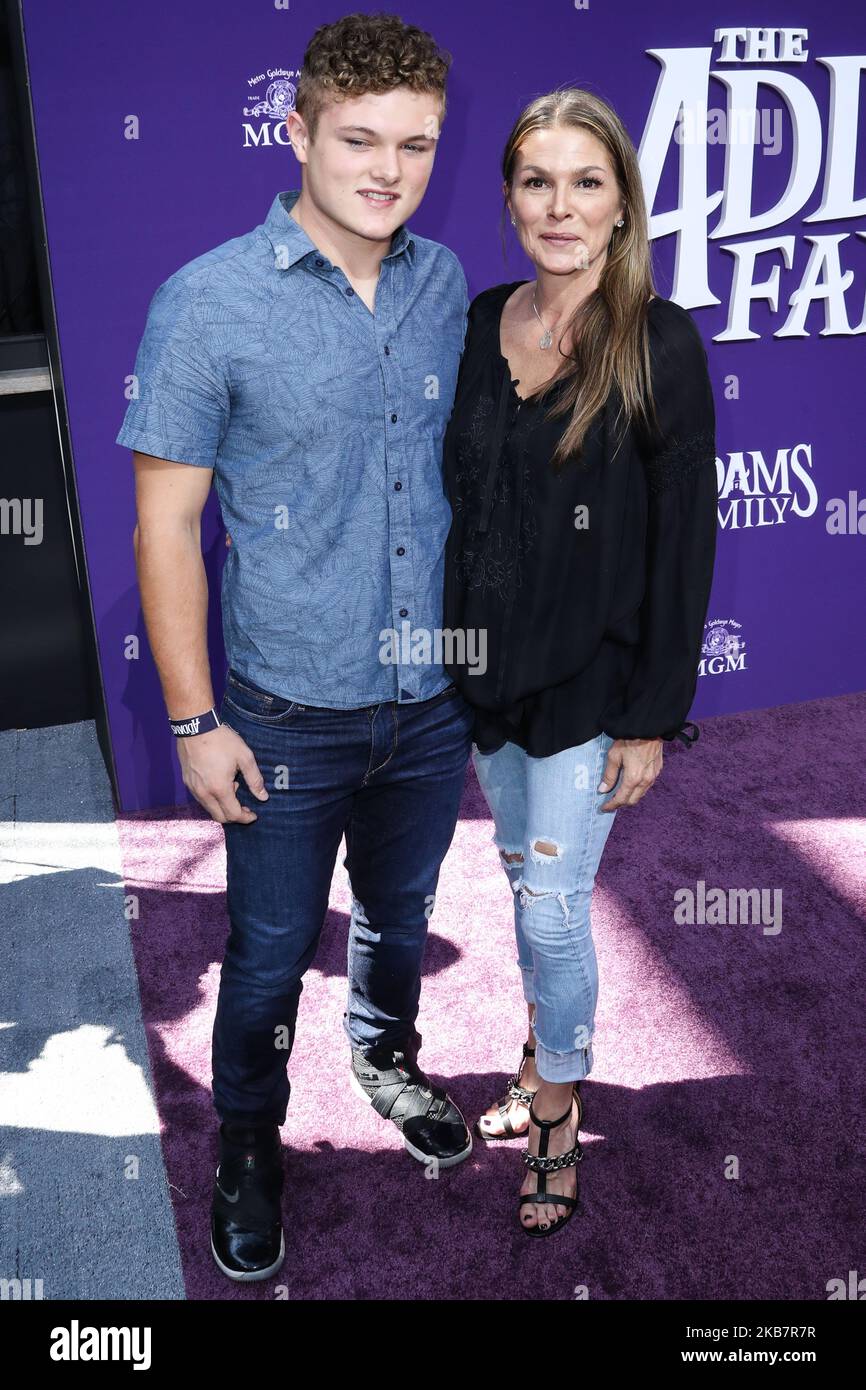 CENTURY CITY, LOS ANGELES, KALIFORNIEN, USA - 06. OKTOBER: David Vincent Turco und Paige Turco kommen zur Weltpremiere von MGM's "The Addams Family", die am 6. Oktober 2019 im Westfield Century City AMC in Century City, Los Angeles, Kalifornien, USA, stattfand. (Foto von Xavier Collin/Image Press Agency/NurPhoto) Stockfoto