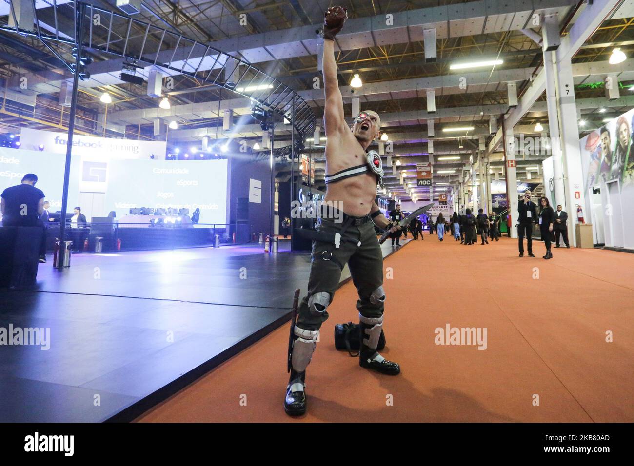 Hunderte von Menschen nehmen am Mittwoch an der Brasil Game Show (BGS) 2019 in der Stadt São Paulo Teil. Die Brasil Game Show (BGS) ist die größte Spielmesse in Lateinamerika und eine der größten in der Welt in der Öffentlichkeit und in der Region. Im Jahr 2019 erreicht die Veranstaltung ihre Ausgabe 12. mit einer neuen visuellen Identität, die ihre Innovations- und Geschwindigkeitswerte weiter widerspiegelt und den Spieler zum Protagonisten macht. 9. Oktober 2019. (Foto von Fabio Vieira/FotoRua/NurPhoto) Stockfoto