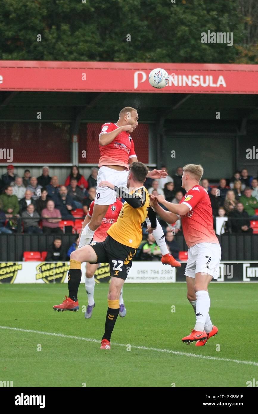 Adam Rooney von Salford City steht beim Sky Bet League 2-Spiel zwischen Salford City und Cambridge United in Moor Lane, Salford, am Samstag, dem 12.. Oktober 2019, klar im Kopf. (Foto von Simon Newbury/MI News/NurPhoto) Stockfoto