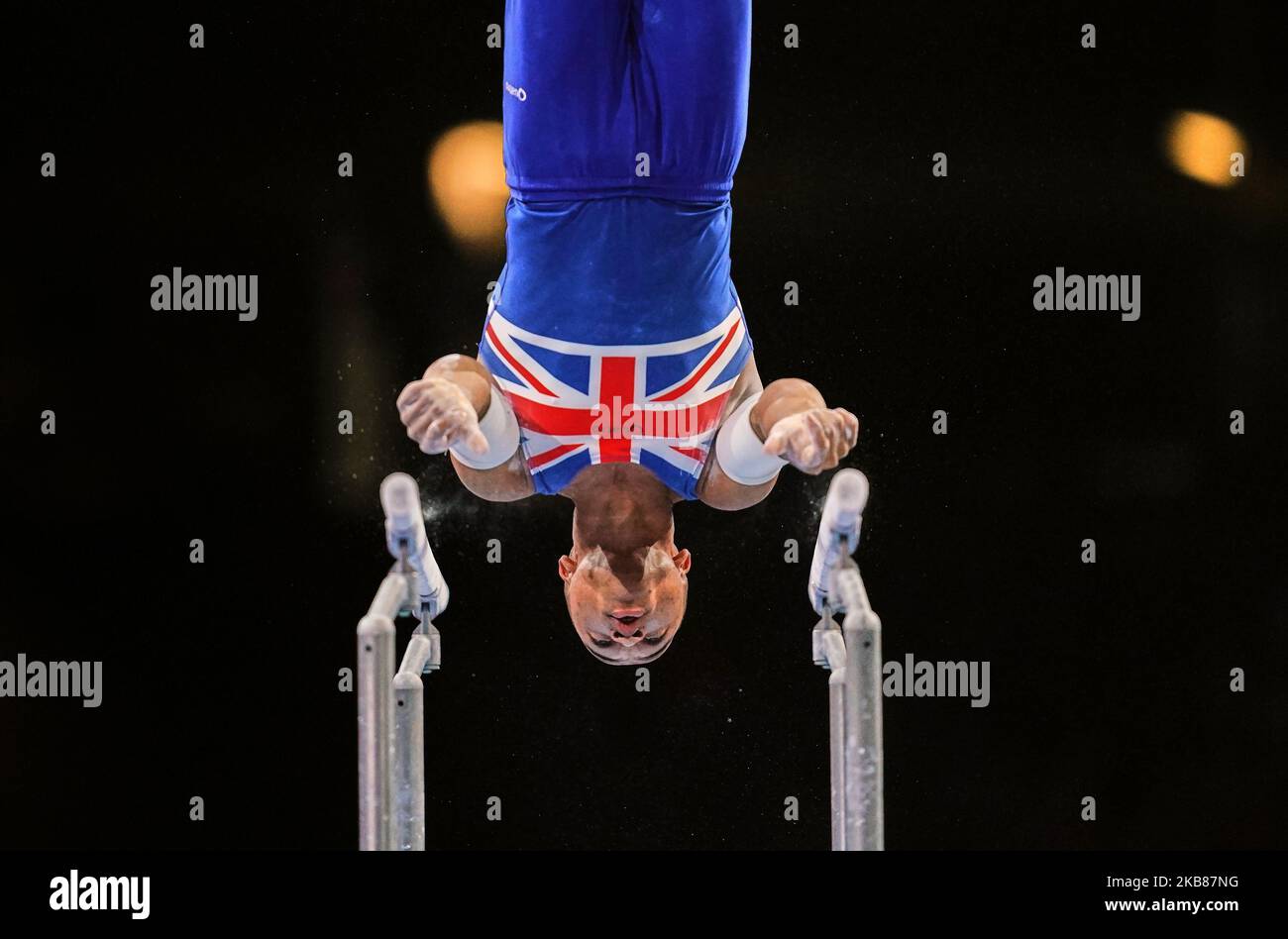 Joe Fraser aus Großbritannien bei den Parallel Bars für Männer bei den FIG-Weltmeisterschaften 49. in der Hanns Martin Schleyer Halle in Stuttgart am 13. Oktober 2019. (Foto von Ulrik Pedersen/NurPhoto) Stockfoto