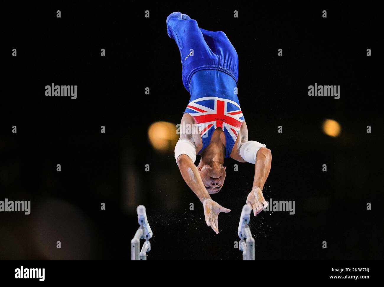 Joe Fraser aus Großbritannien bei den Parallel Bars für Männer bei den FIG-Weltmeisterschaften 49. in der Hanns Martin Schleyer Halle in Stuttgart am 13. Oktober 2019. (Foto von Ulrik Pedersen/NurPhoto) Stockfoto
