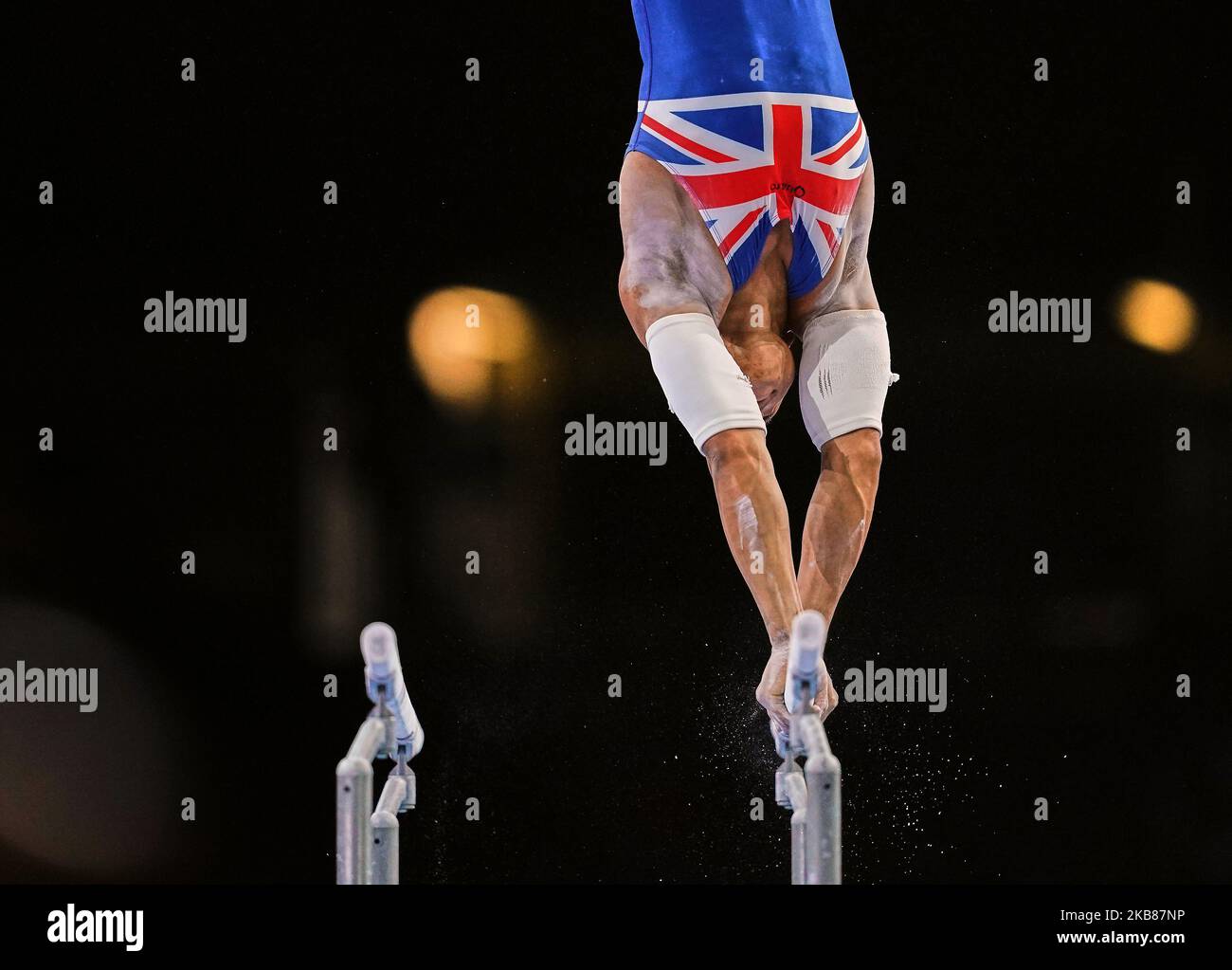 Joe Fraser aus Großbritannien bei den Parallel Bars für Männer bei den FIG-Weltmeisterschaften 49. in der Hanns Martin Schleyer Halle in Stuttgart am 13. Oktober 2019. (Foto von Ulrik Pedersen/NurPhoto) Stockfoto