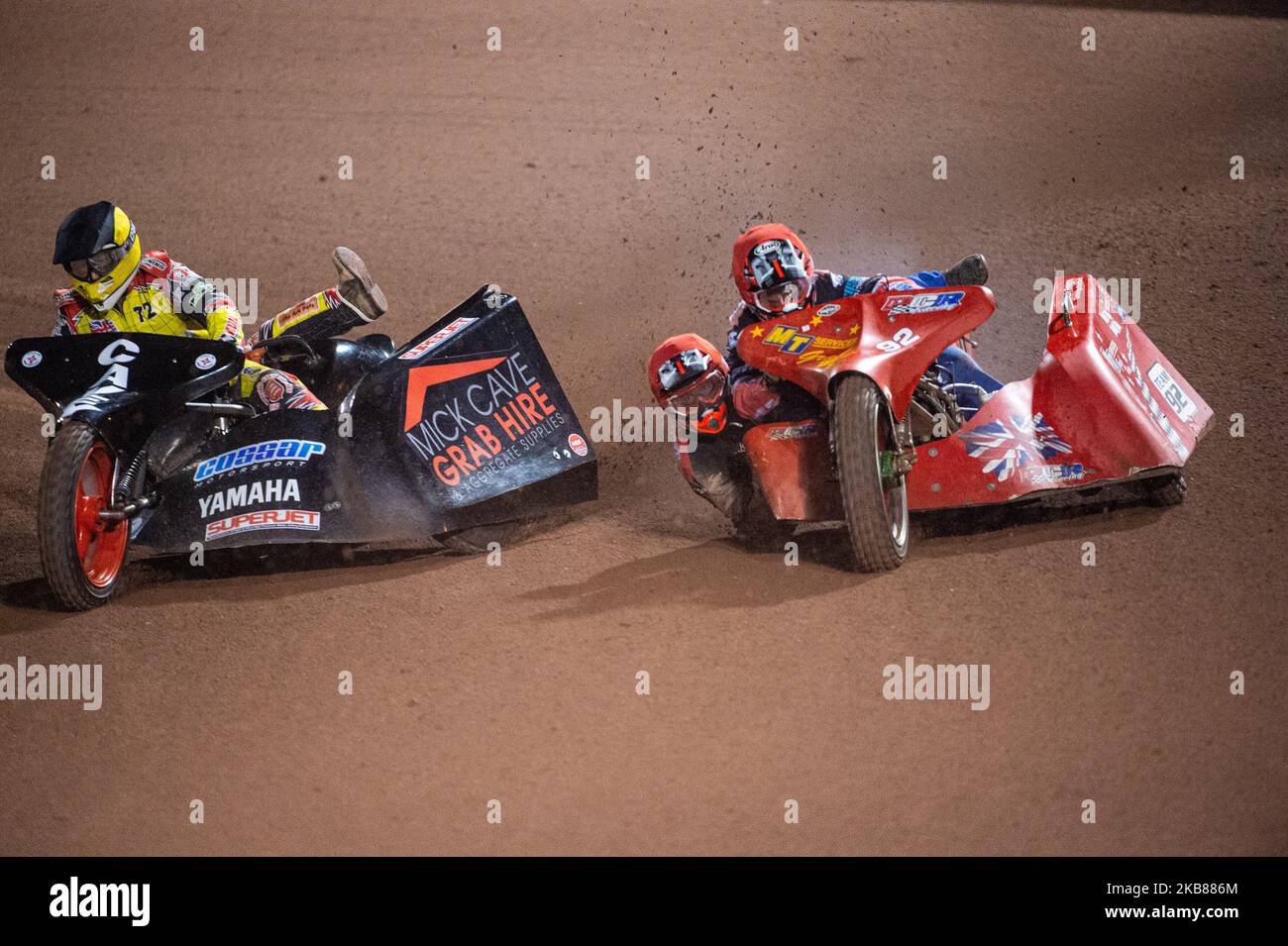 Andy Cossar & Gareth Williams (72) im Inneren von Paul Whitelam & Alan Elliott (92) während des ACU Sidecar Speedway Manchester Masters, Belle Vue National Speedway Stadium, Manchester Freitag, 11. Oktober 2019 (Foto von Ian Charles/MI News/NurPhoto) Stockfoto