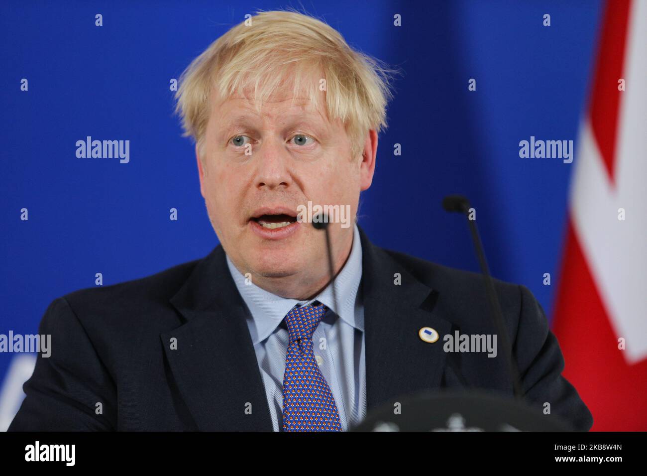 Boris Johnson, Premierminister des Vereinigten Königreichs, spricht während der Pressekonferenz im Justus-Lipsius-Gebäude während des Sondergipfels der EU-Staats- und Regierungschefs am 17. Oktober 2019 in Brüssel, Belgien. Die Sondertagung des Europäischen Rates konzentriert sich hauptsächlich auf Artikel 50 und den Austritt Großbritanniens aus der Europäischen Union, den Brexit, die Beziehungen zur Türkei nach dem militärischen Engagement in Syrien, die Erweiterung der EU und Umweltfragen. (Foto von Nicolas Economou/NurPhoto) Stockfoto