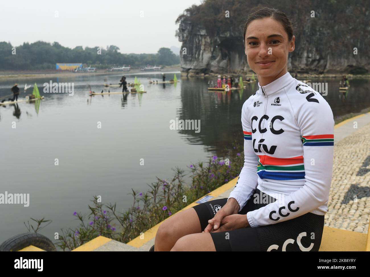 Ashleigh Moolman - Pasio aus Südafrika und Team CCC - Liv, gesehen während der Cycling Tour de Guangxi 2019 Preisverleihung, als sie die Bergklassierung während der Tour of Guangxi 3. gewann 2019, Frauen World Tour Race, ein Rennen 145,8km von Guilin nach Guilin . Am Dienstag, den 22. Oktober 2019, China. (Foto von Artur Widak/NurPhoto) Stockfoto