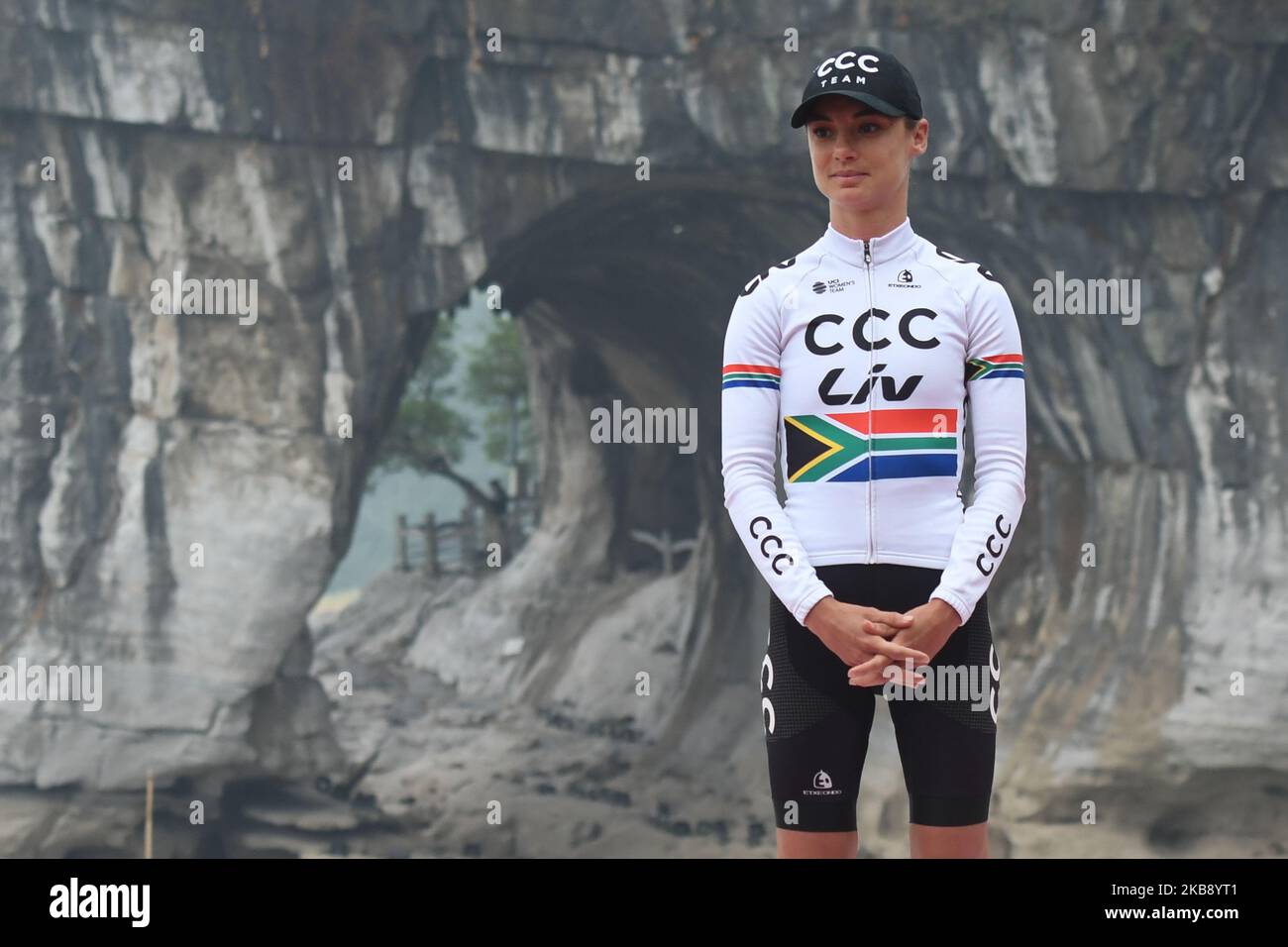 Ashleigh Moolman - Pasio aus Südafrika und Team CCC - Liv, gesehen während der Cycling Tour de Guangxi 2019 Preisverleihung, als sie die Bergklassierung während der Tour of Guangxi 3. gewann 2019, Frauen World Tour Race, ein Rennen 145,8km von Guilin nach Guilin . Am Dienstag, den 22. Oktober 2019, China. (Foto von Artur Widak/NurPhoto) Stockfoto