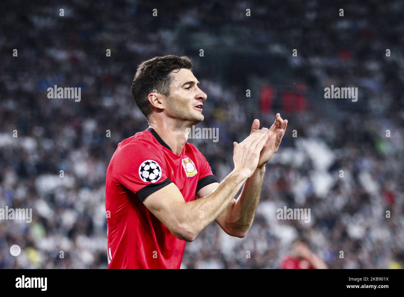 Bayer Leverkusen Stürmer Lucas Alario (13) schaut während des UEFA Champions League Gruppenfußballspiels n.2 JUVENTUS - BAYER LEVERKUSEN am 01. Oktober 2019 im Allianz Stadium in Turin, Piemont, Italien, auf. Endergebnis: Juventus-Bayer Leverkusen 3-0. (Foto von Matteo Bottanelli/NurPhoto) Stockfoto