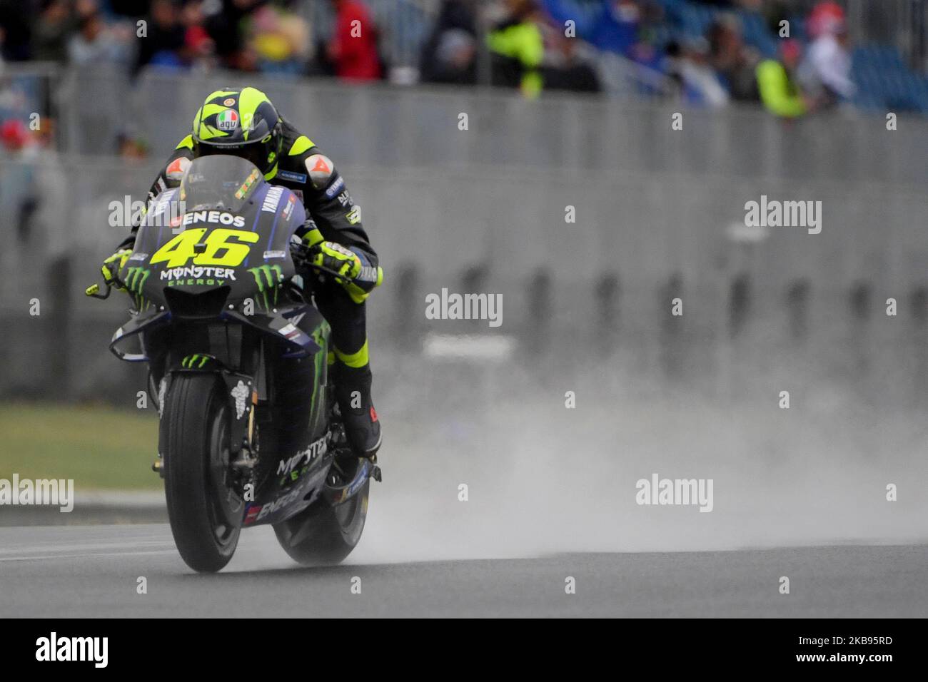 Valentino Rossi aus Italien fährt das Monster Energy Yamaha MotoGP Bike während des Trainings für den australischen MotoGP auf dem Phillip Island Grand Prix Circuit am 25. Oktober 2019 in Phillip Island, Australien (Foto von Morgan Hancock/NurPhoto) Stockfoto