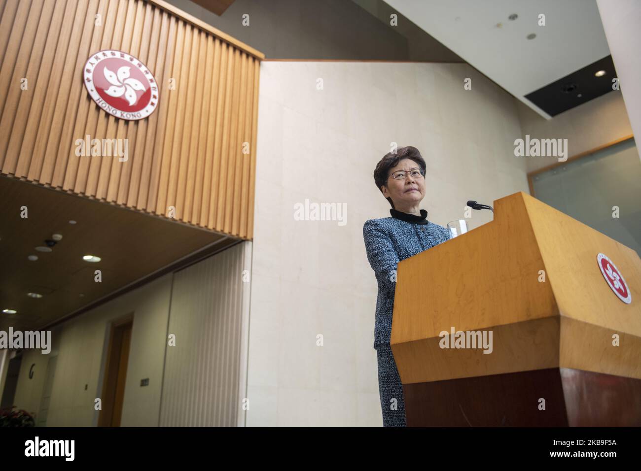 Die Hongkonger Chefin Carrie Lam wird während einer Pressekonferenz am 29. Oktober 2019 in Hongkong, China, gesehen. (Foto von Vernon Yuen/NurPhoto) Stockfoto