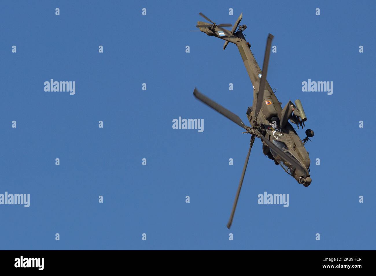 Boeing AH-64 Apache der Hellenic Army Aviation. Der AH-64D Apache Longbow Attack Helikopter, der an einer statischen und fliegenden Vorführung mit dem Pegasus Team Chopper auf der Athens Flying Week Air Show 2019 auf dem Tanagra Military Airbase LGTG teilnahm. Athen, Griechenland - 22. September 2019 (Foto von Nicolas Economou/NurPhoto) Stockfoto