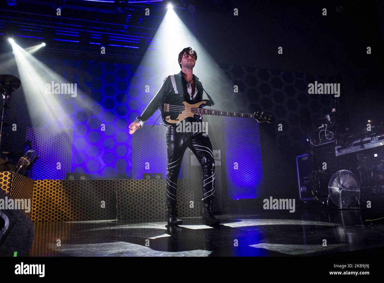Jed Elliott von der britischen Glam-Rock-Band The Struts treten am 29. Oktober 2019 in Mailand, Italien, live bei Fabrique auf. (Foto von Roberto Finizio/NurPhoto) Stockfoto