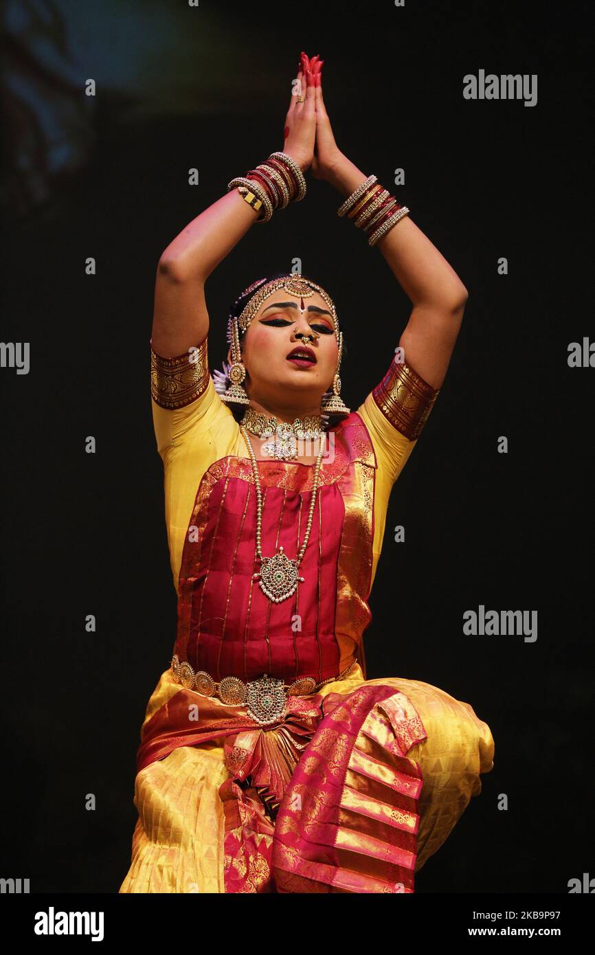 Die tamilische Bharatnatyam-Tänzerin führt am 21. September 2019 in Scarborough, Ontario, Kanada, einen expressiven Tanz auf. (Foto von Creative Touch Imaging Ltd./NurPhoto) Stockfoto