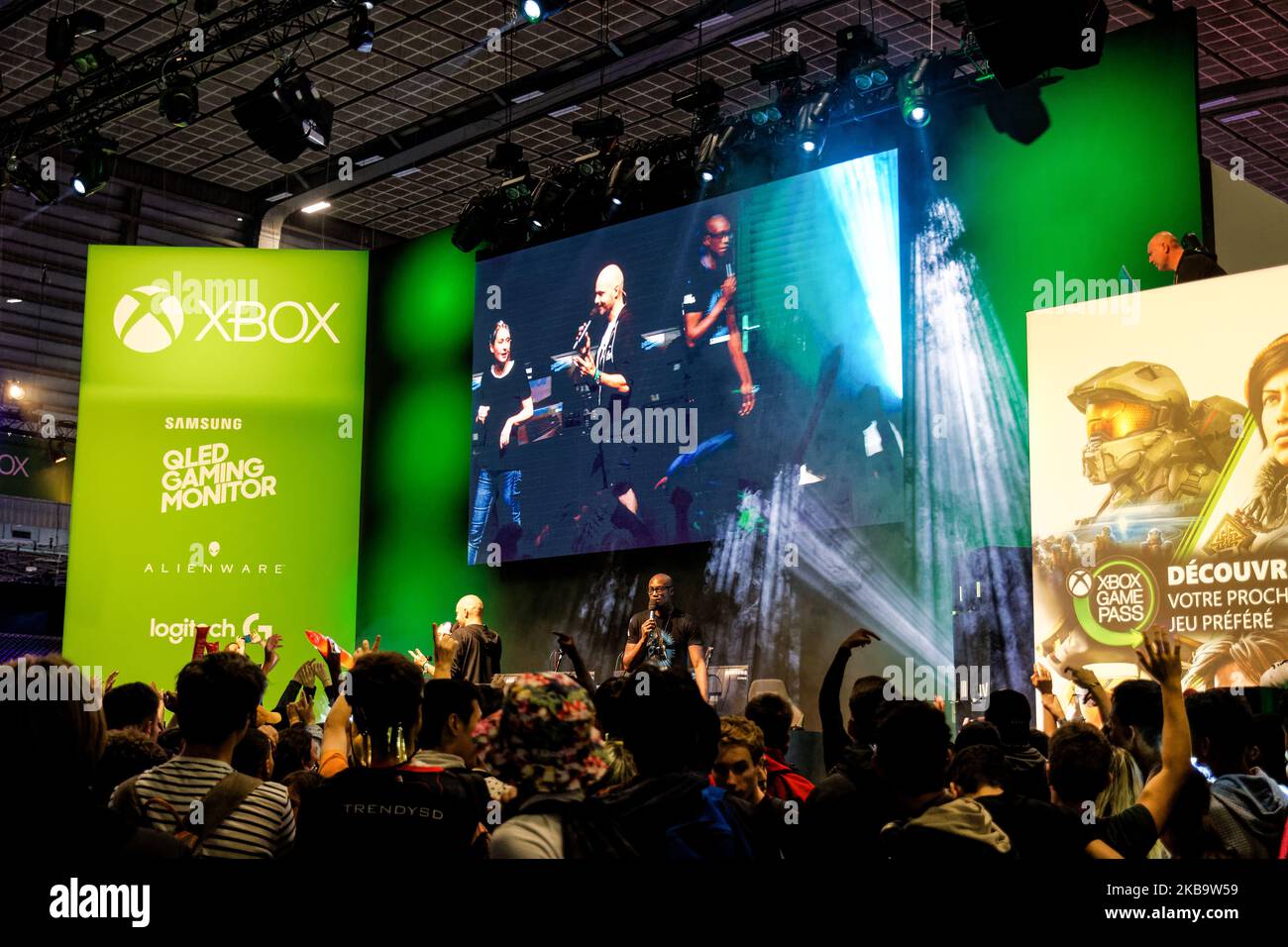 Vorstellung von XBOX-Spielmaschinen und neuer Software von Spielen von MICROSOFT und ALIENWARE im Messezentrum Porte de Versailles während der Ausgabe 10. der Paris Games Week 2019 - 01. November 2019, Paris. (Foto von Daniel Pier/NurPhoto) Stockfoto