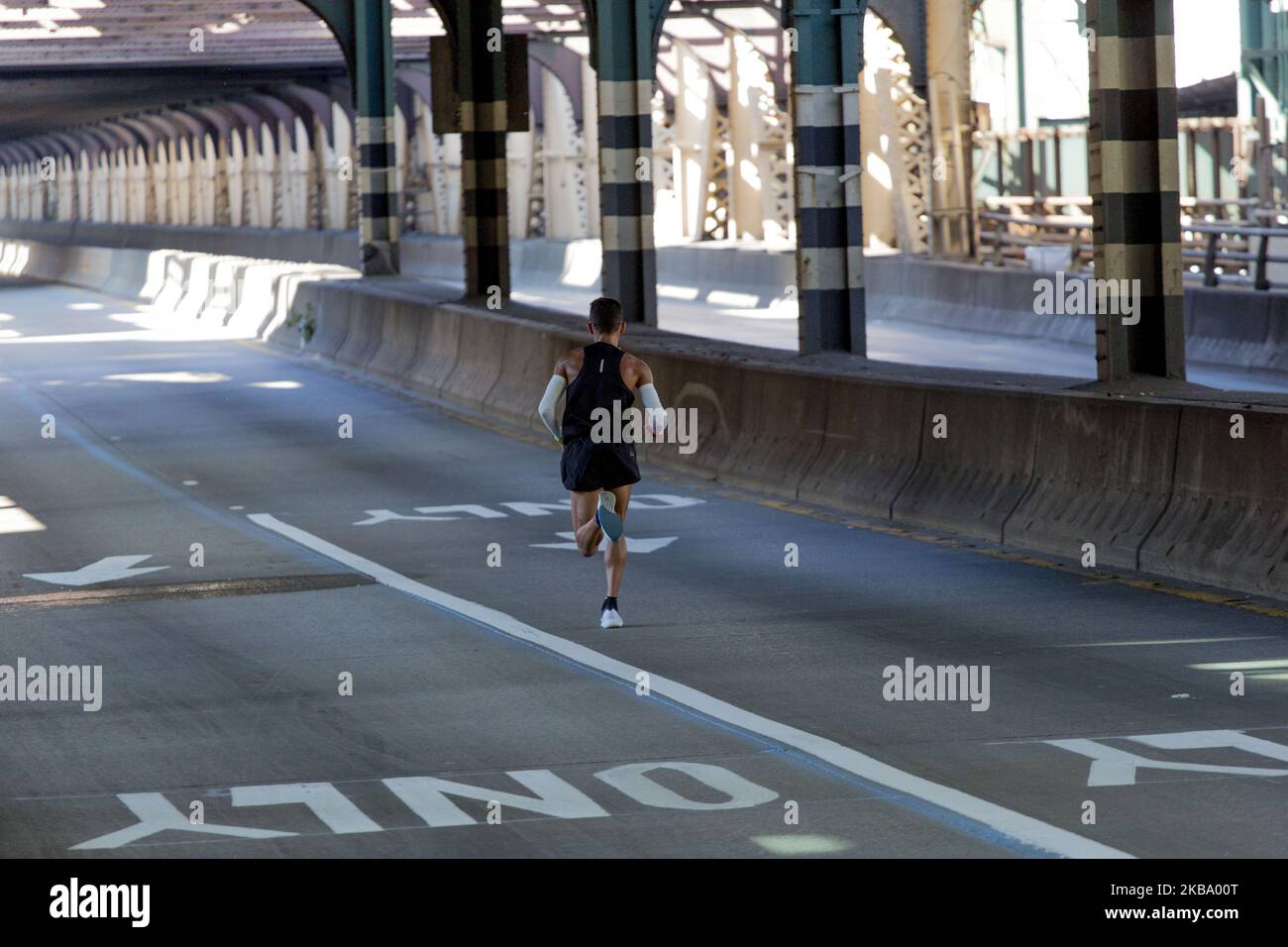 Läufer treten am Sonntag, den 3.. November 2019, beim New York City Marathon an. Beim NYC Marathon, dem größten Rennen der Welt, nahmen über 50.000 Teilnehmer an einer 26 Meilen langen Strecke über die fünf Bezirke Teil. (Foto von Erin Lefevre/NurPhoto) Stockfoto