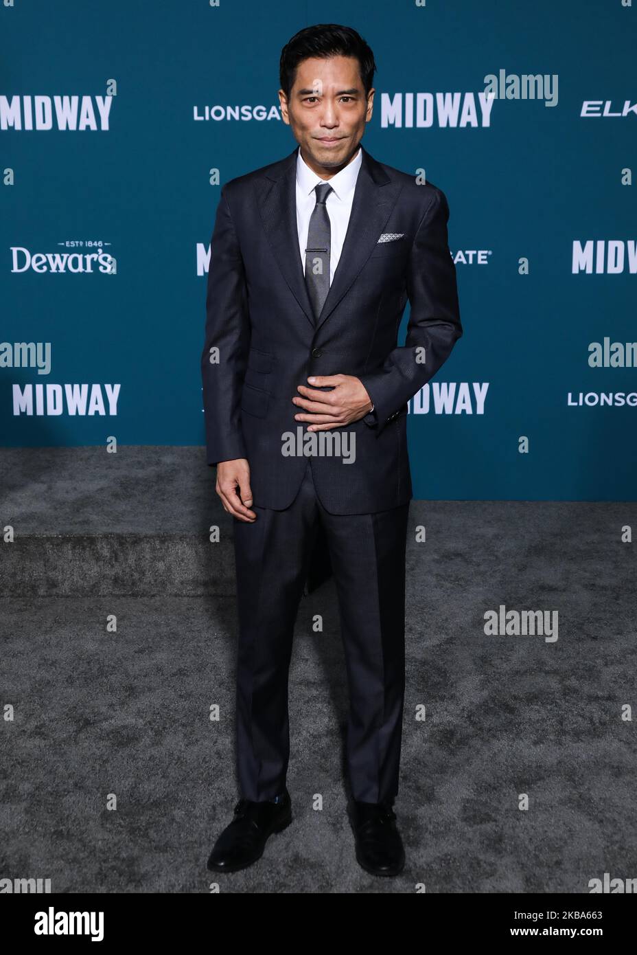 WESTWOOD, LOS ANGELES, KALIFORNIEN, USA - 05. NOVEMBER: Peter Shinkoda kommt bei der Los Angeles Premiere von Lionsgates 'Midway' an, die am 5. November 2019 im Regency Village Theatre in Westwood, Los Angeles, Kalifornien, USA, stattfand. (Foto von David Acosta/Image Press Agency/NurPhoto) Stockfoto