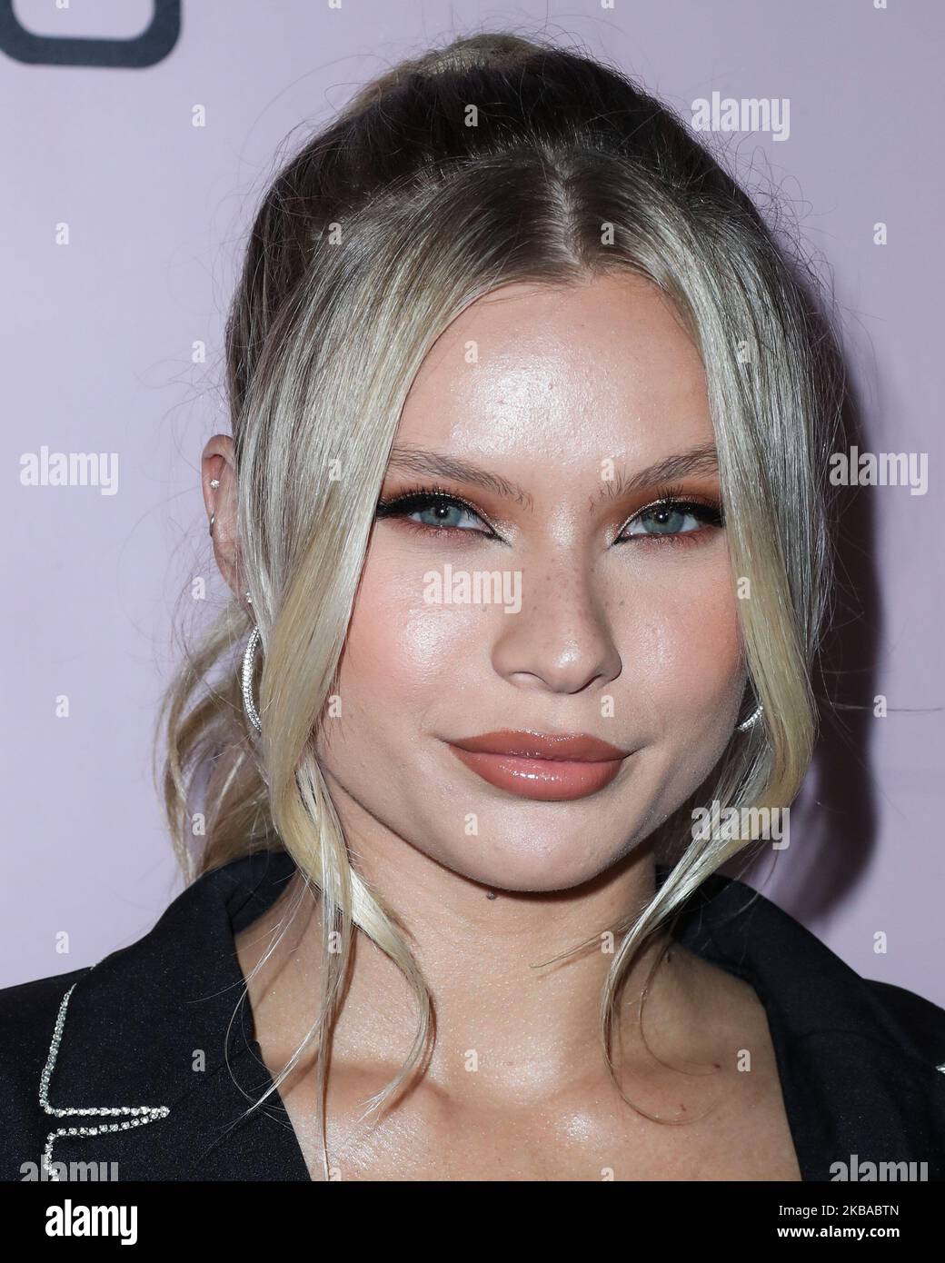 WEST HOLLYWOOD, LOS ANGELES, KALIFORNIEN, USA - 07. NOVEMBER: Model Josie Canseco kommt zur Buhoo x All That Glitzer Launch Party, die am 7. November 2019 in West Hollywood, Los Angeles, Kalifornien, USA, auf der Nightingale Plaza stattfand. (Foto von Xavier Collin/Image Press Agency/NurPhoto) Stockfoto