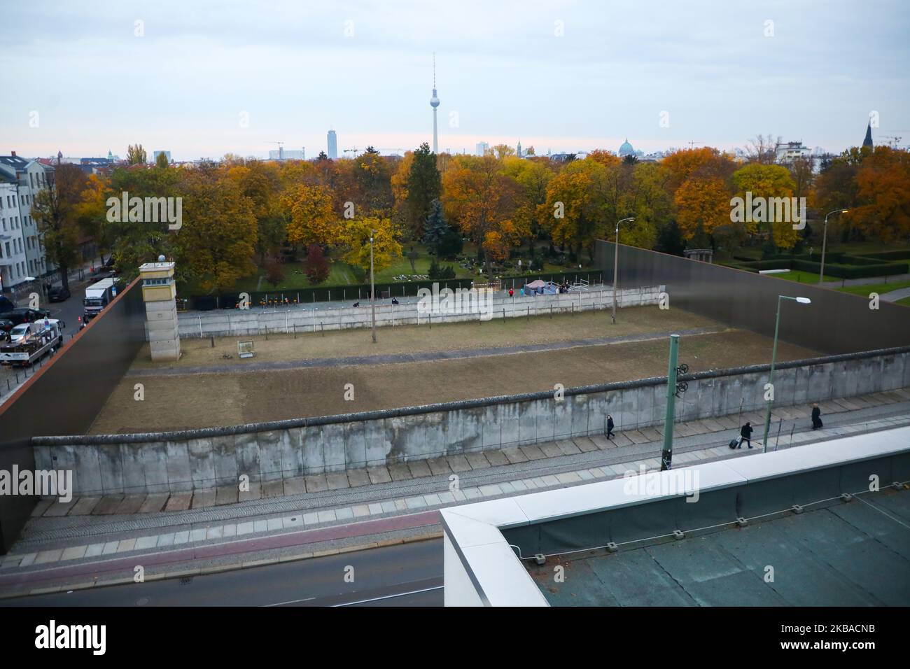 Ein Blick auf die Gedenkstätte Berliner Mauer ein Tag vor dem 30.. Jahrestag des Mauerfalls. Berlin, Deutschland am 8. November 2019. (Foto von Beata Zawrzel/NurPhoto) Stockfoto