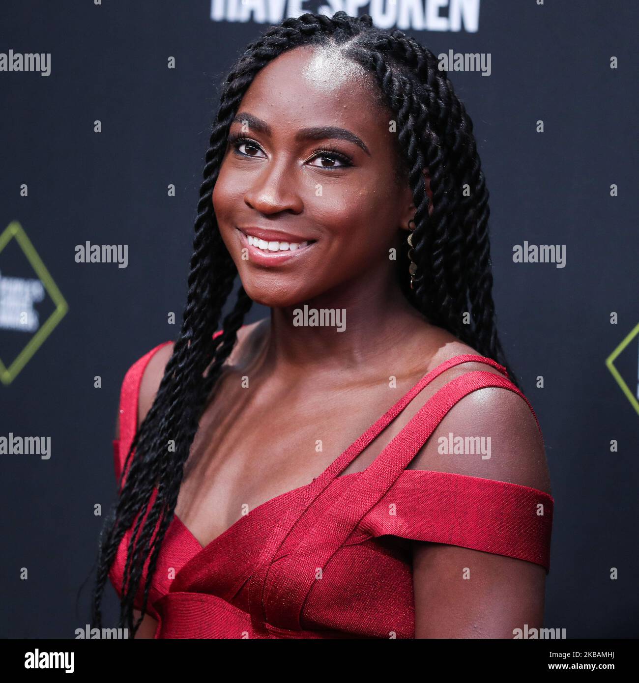 SANTA MONICA, LOS ANGELES, KALIFORNIEN, USA - 10. NOVEMBER: Tennisspielerin Coco Gauff kommt am 2019 E an! Die People's Choice Awards werden am 10. November 2019 im Barker Hangar in Santa Monica, Los Angeles, Kalifornien, USA, verliehen. (Foto von Xavier Collin/Image Press Agency/NurPhoto) Stockfoto