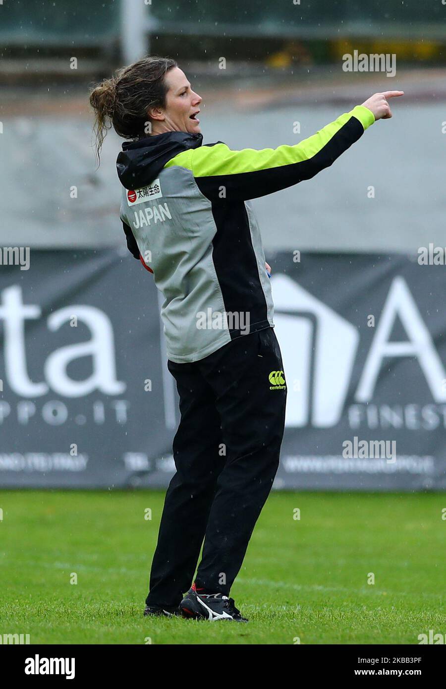 Japan-Cheftrainer Lesley McKenzie beim internationalen Frauen-Rugby-Testspiel Italien gegen Japan im Fattori-Stadion in L'Aquila, Italien, am 16. November 2019 (Foto: Matteo Ciambelli/NurPhoto) Stockfoto