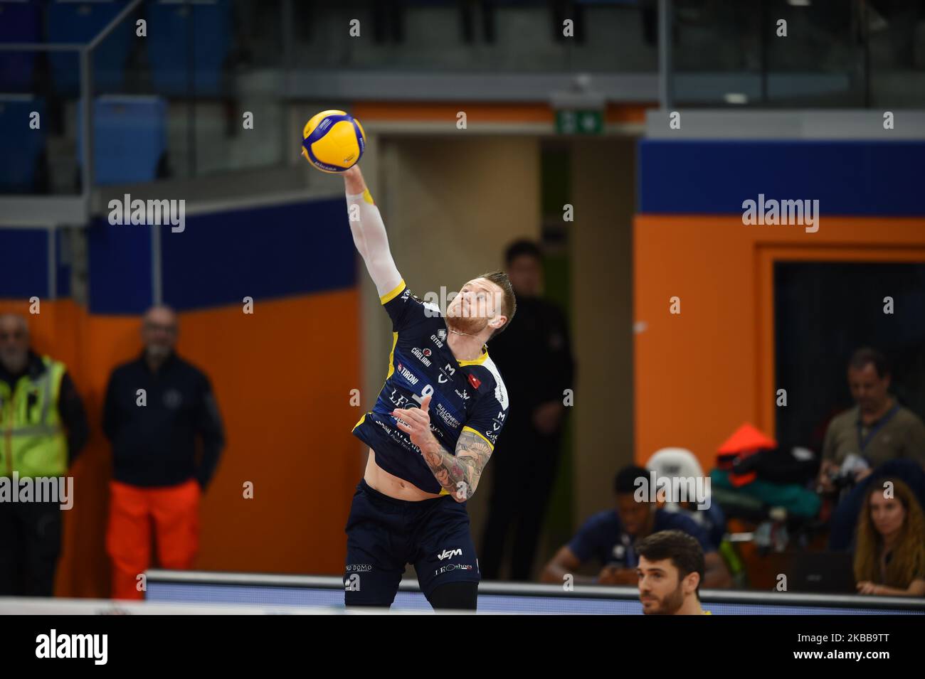 Der italienische Spieler Ivan Zaytsev von Azumit Leo Shoes Modena spielt während des Spiels von Super Lega Credem Banca Allianz Powervolley Milano - Azumit Leo Shoes Modena (Foto: Andrea Diodato/NurPhoto) Stockfoto