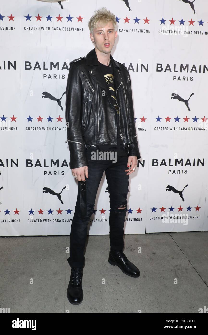 HOLLYWOOD, LOS ANGELES, KALIFORNIEN, USA - 21. NOVEMBER: Machine Gun Kelly kommt beim PUMA x Balmain Launch Event an, das am 21. November 2019 in den Milk Studios in Hollywood, Los Angeles, Kalifornien, USA, stattfand. (Foto von Image Press Agency/NurPhoto) Stockfoto