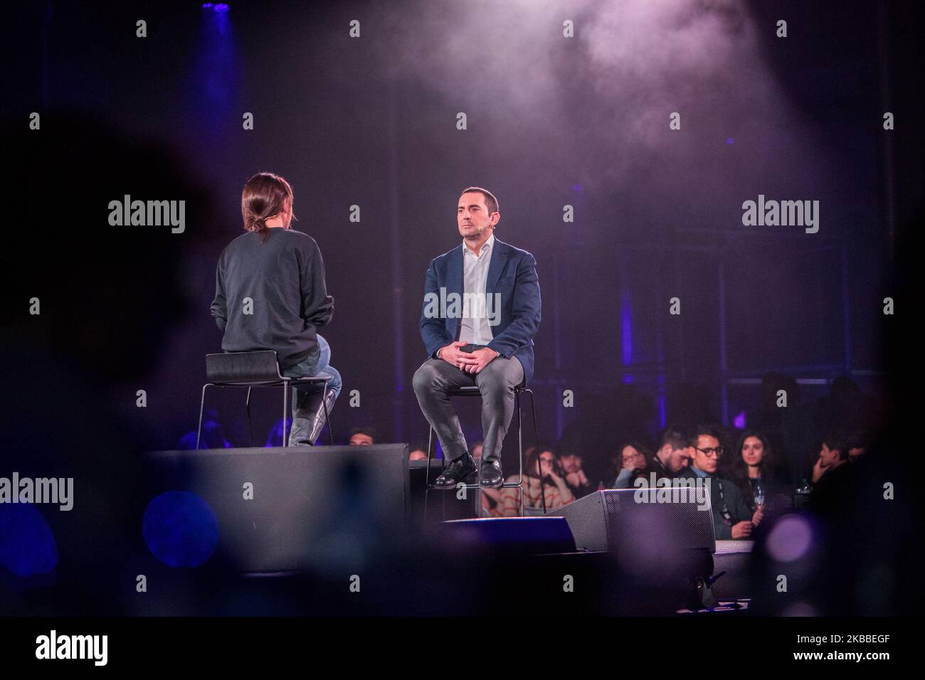 Turin, Italien - 23. November 2019: Visionary Days ist ein Event, bei dem 1500 junge Menschen aus ganz Italien zusammenkommen, um sich den aktuellen Veränderungen zu stellen und die nächste Zukunft zu gestalten. Gemeinsam, konkret und ausgehend von der Begegnung verschiedener Leben und Visionen. Der Minister für Sport und Jugendpolitik Vincenzo Spadafora nahm an den Visionären Tagen auf der Bühne der OGR von Turin Teil. (Foto von Mauro Ujetto/NurPhoto) Stockfoto